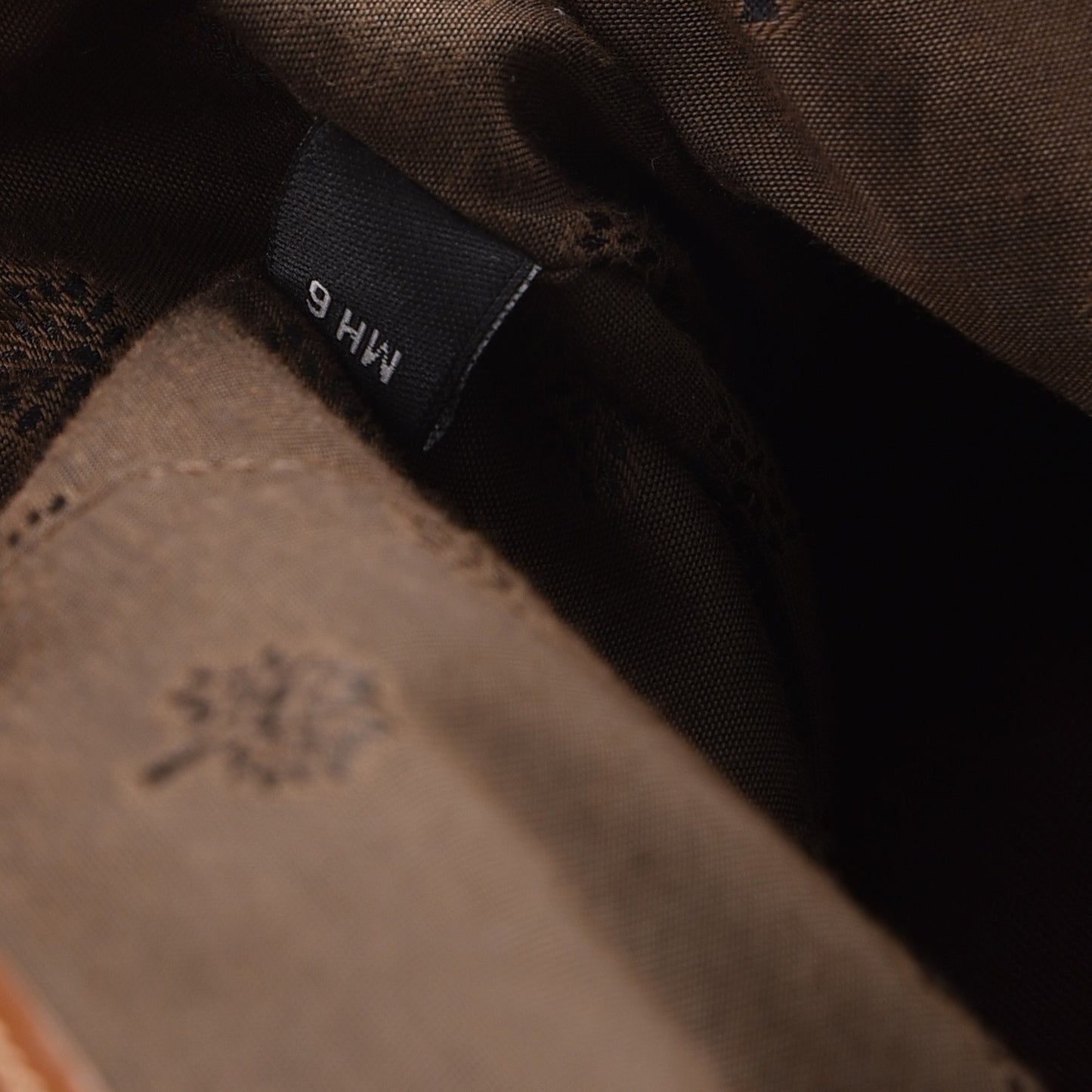 Soft Buffalo Medium Alexa Oak