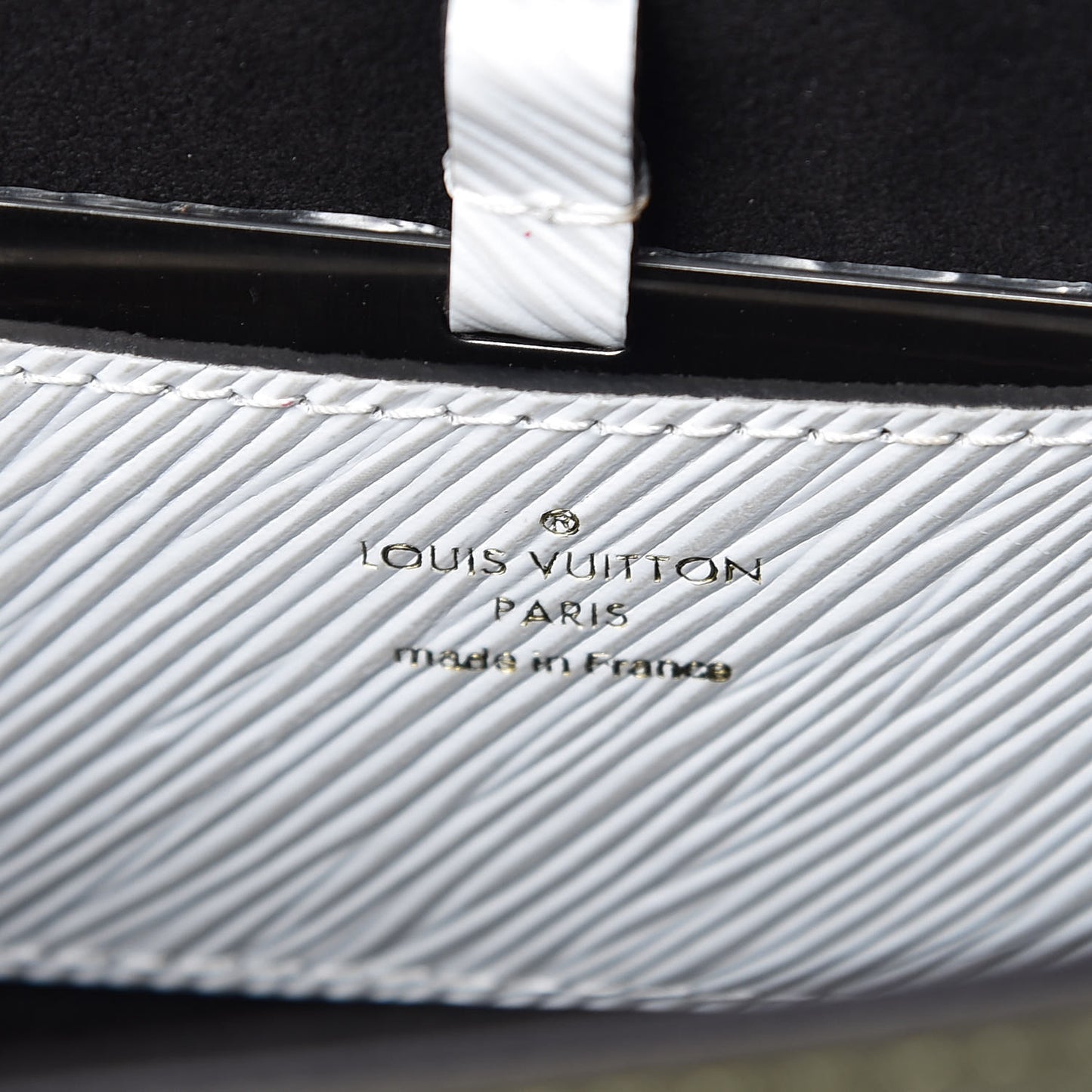 Epi Twist Shoulder Bag MM Kaki