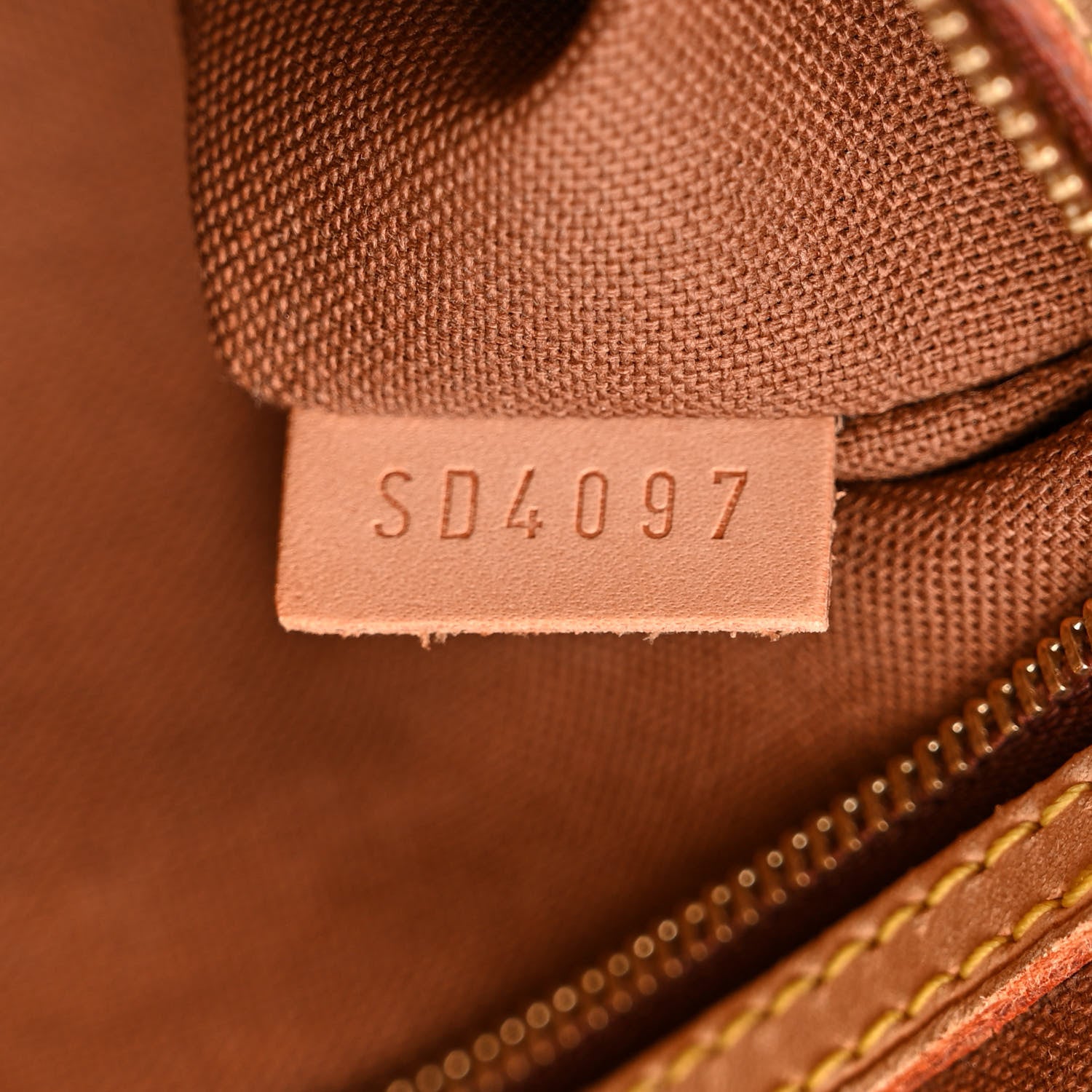 Louis Vuitton Monogram Batignolles Horizontal 7 of 10