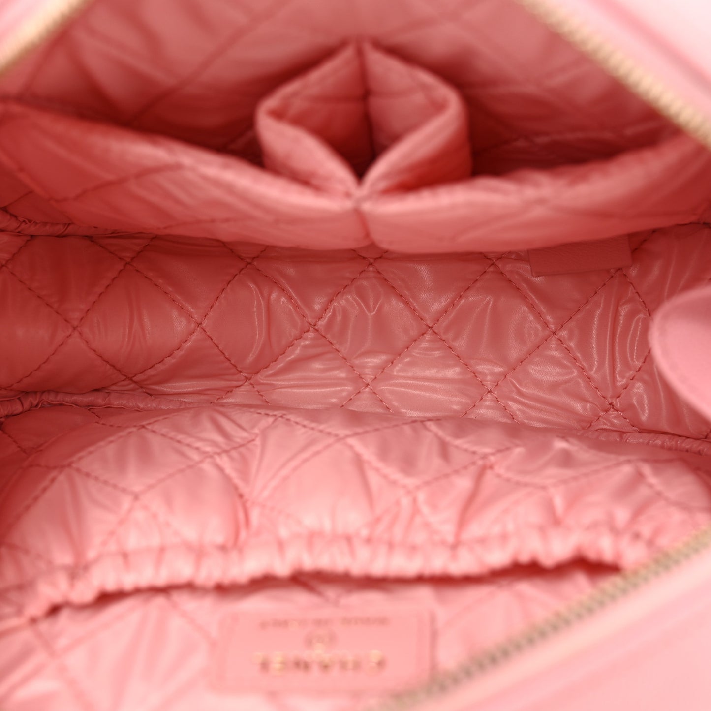 Caviar Quilted Medium Curvy Pouch Cosmetic Case Light Pink
