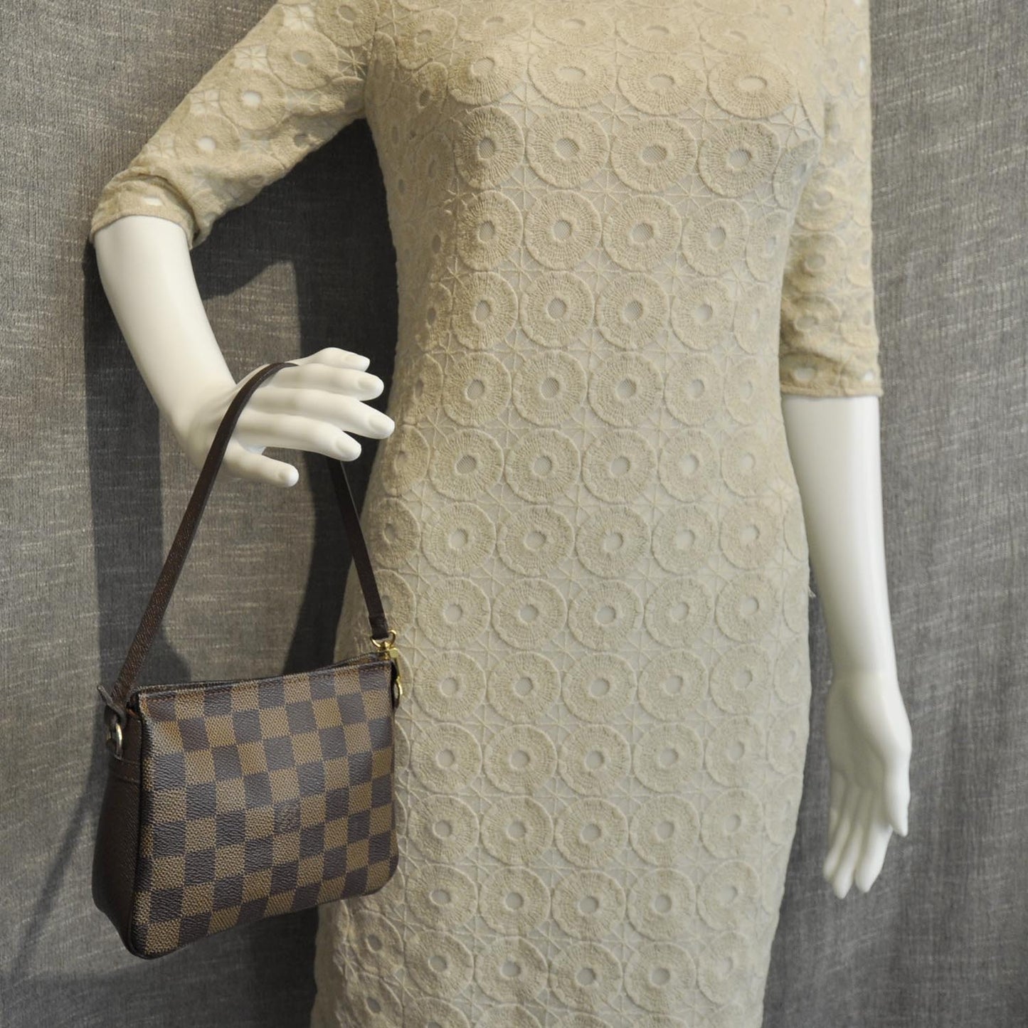 Damier Trousse Make Up Bag Pochette