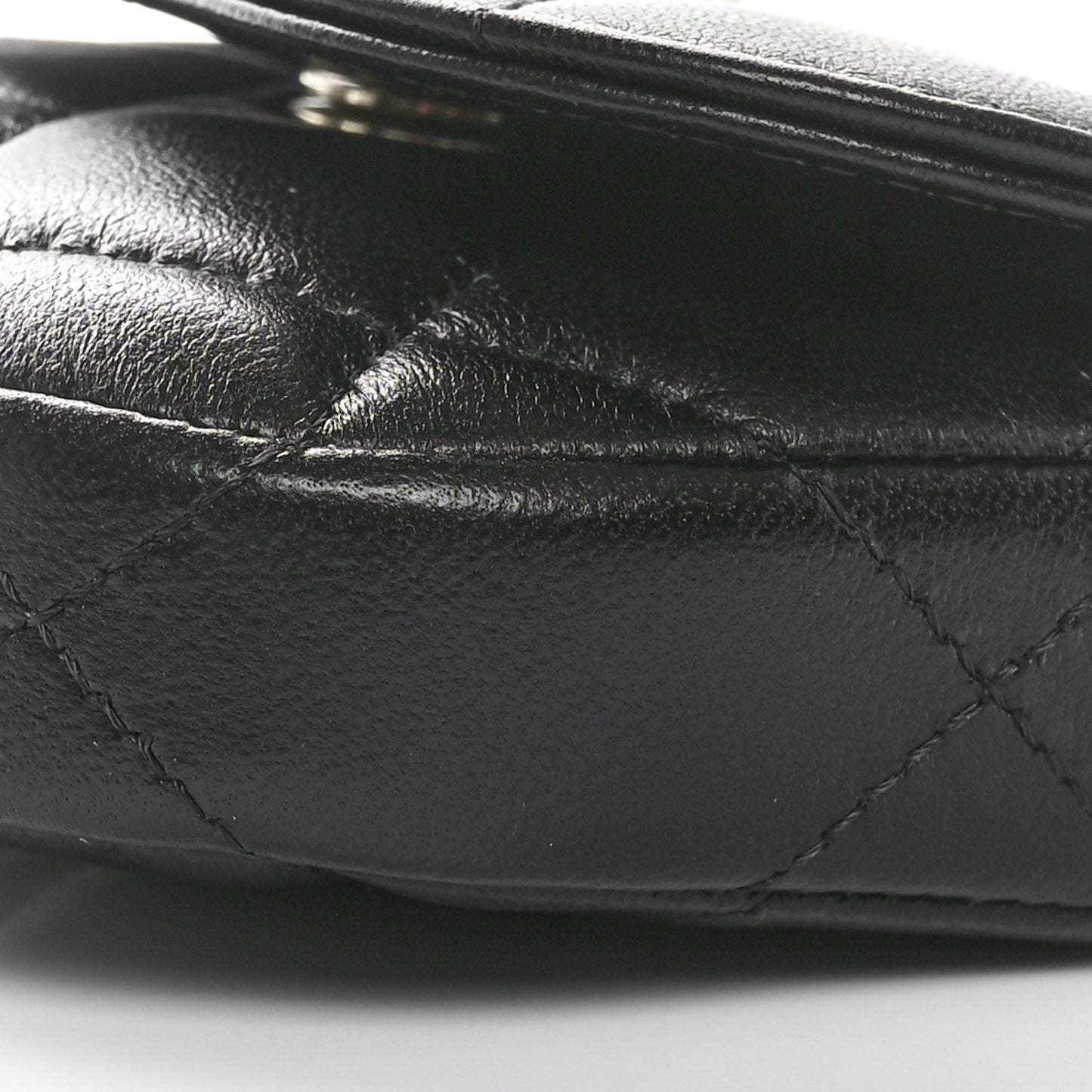 Lambskin Quilted Pearl Top Handle Clutch With Chain Black