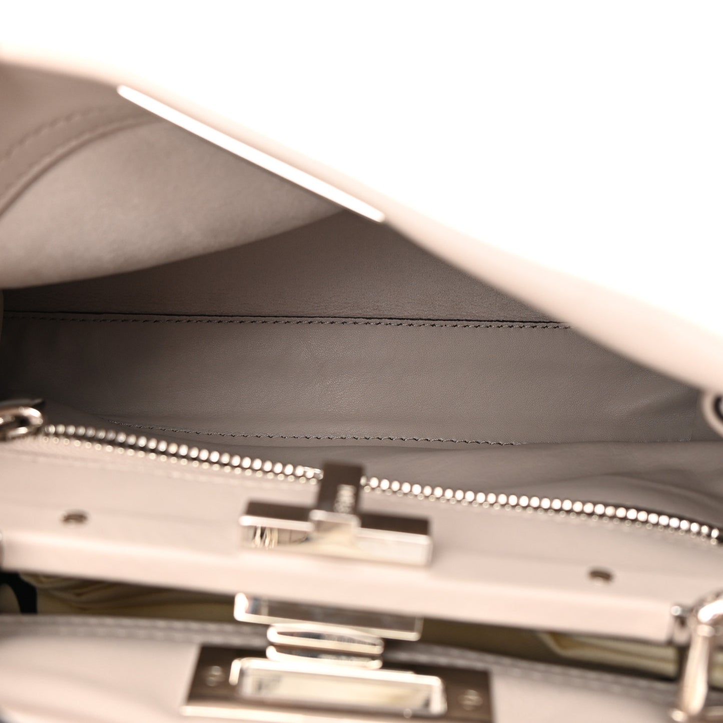 Vitello Seta Lace Up Medium Peekaboo Iconic Satchel Grigio Polvere