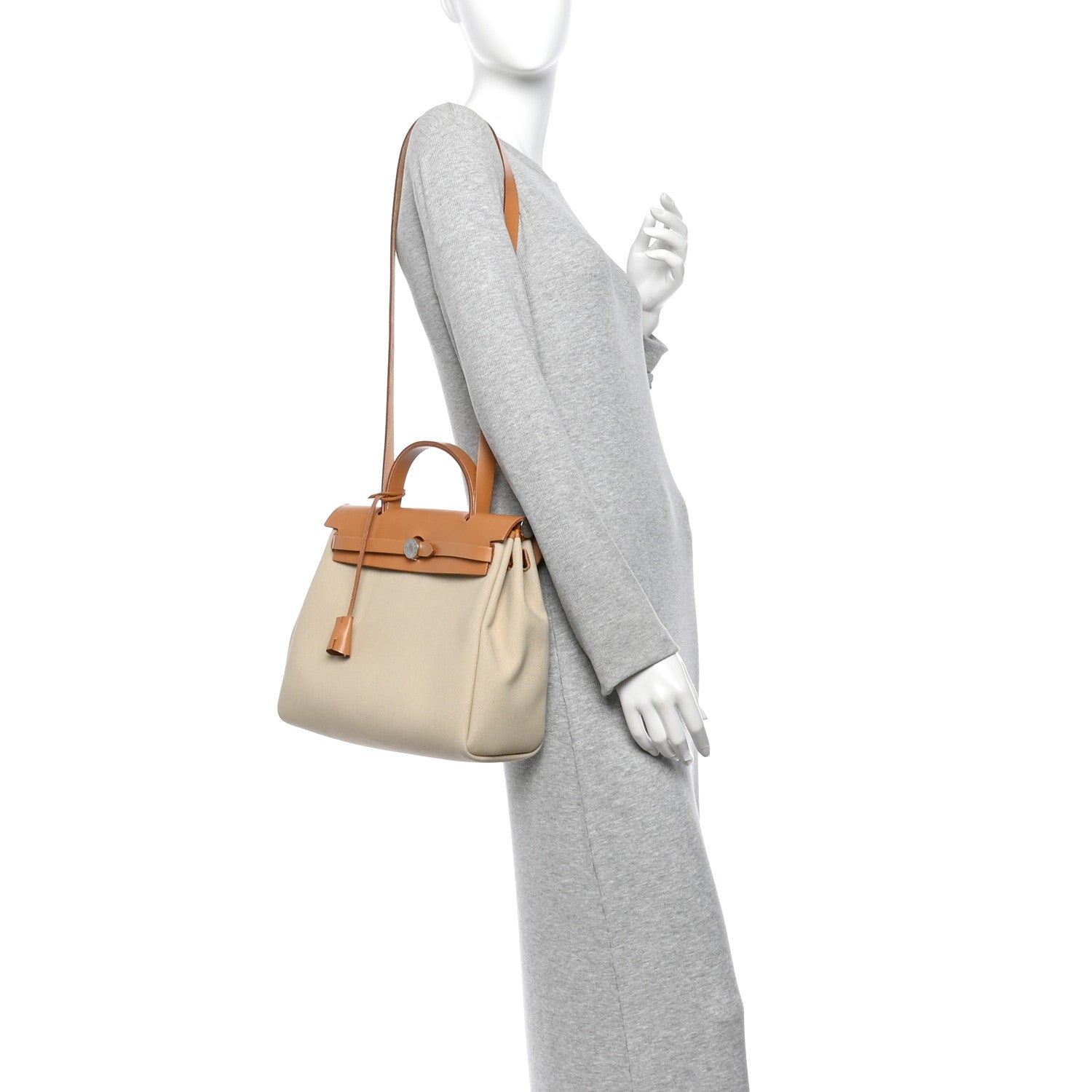 Hermes Toile Militaire Vache Hunter Herbag Zip Retourne PM 31 Beton Naturel Sable 2 of 12