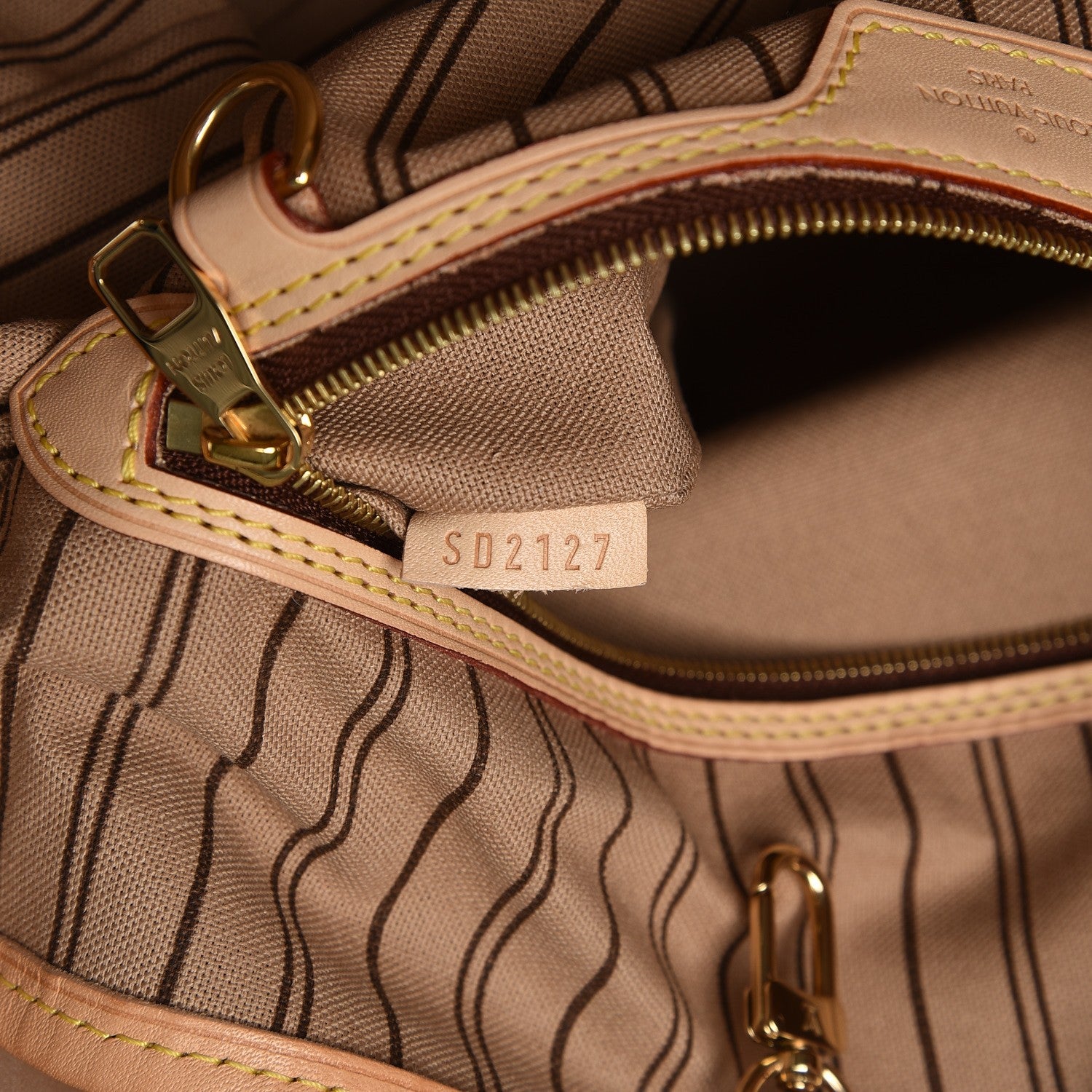 Louis Vuitton Monogram Delightful MM 8 of 14