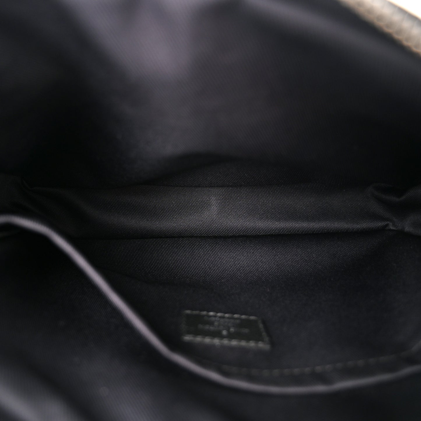 Taiga Monogram Eclipse Outdoor Messenger Black