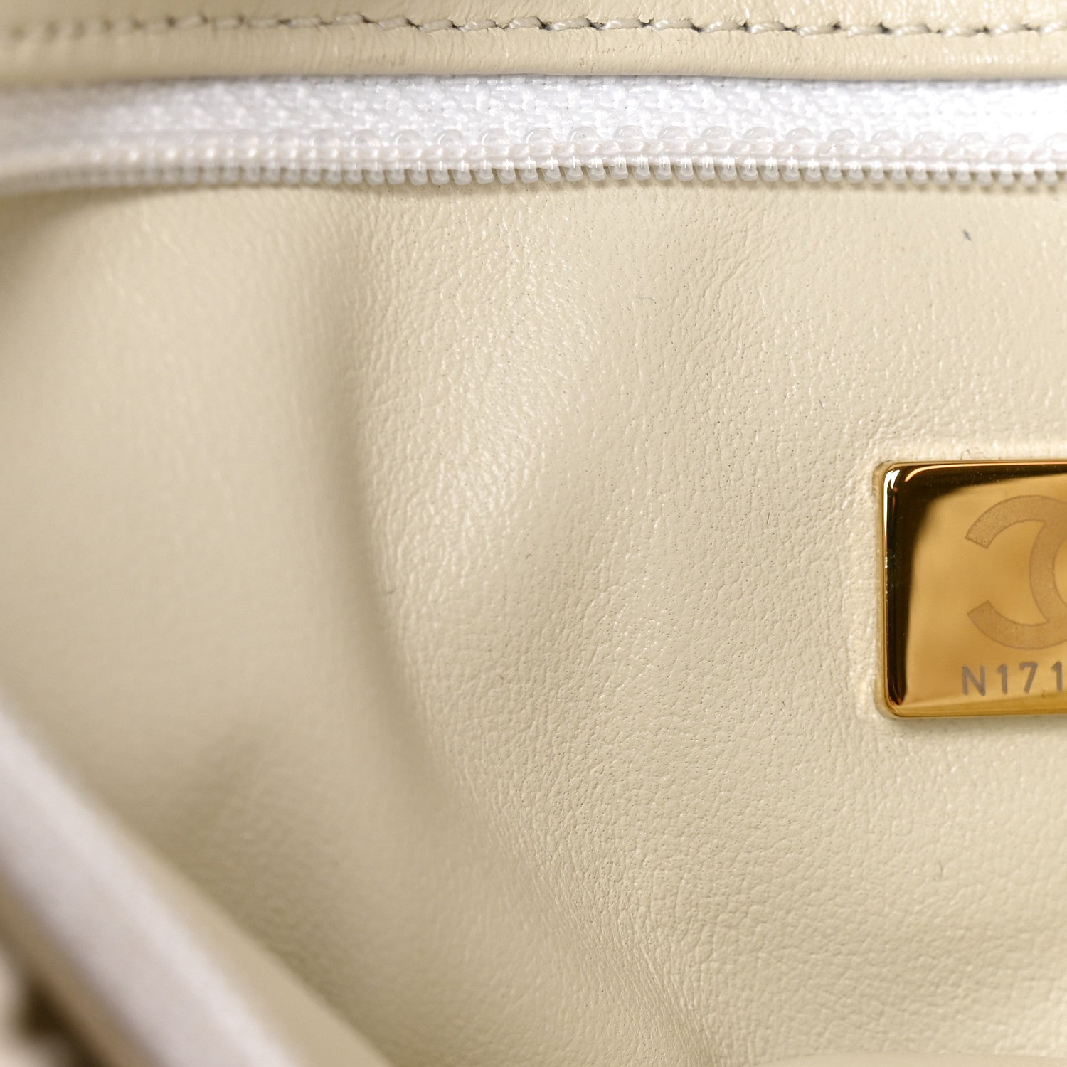 Chanel Crumpled Calfskin Shearling Sheepskin Medium Chanel 19 Flap White 6 of 9