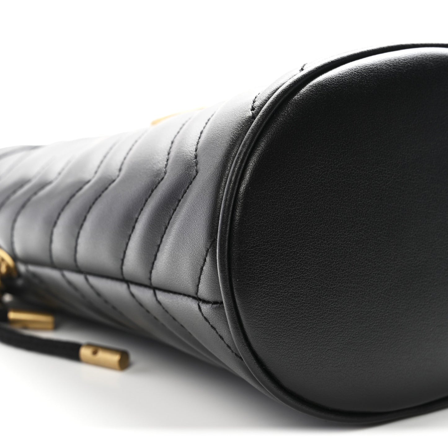 Calfskin Matelasse Mini GG Marmont 2.0 Bucket Bag Black