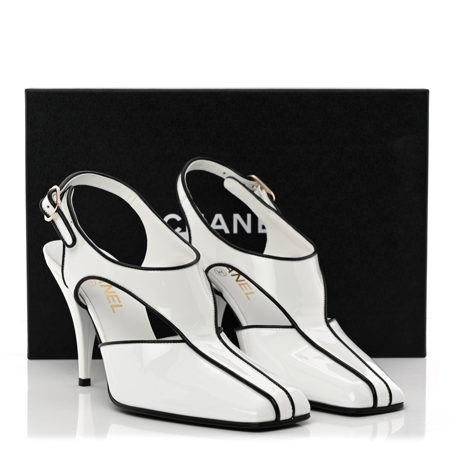 Chanel Patent Calfskin Lambskin Slingback Pumps 38.5 White Black 10 of 10