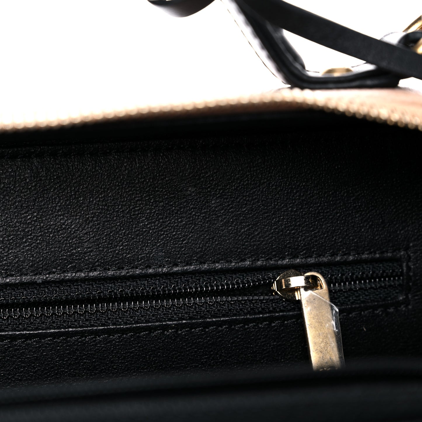 Caviar Quilted Medium CC Filigree Vanity Case Beige Black