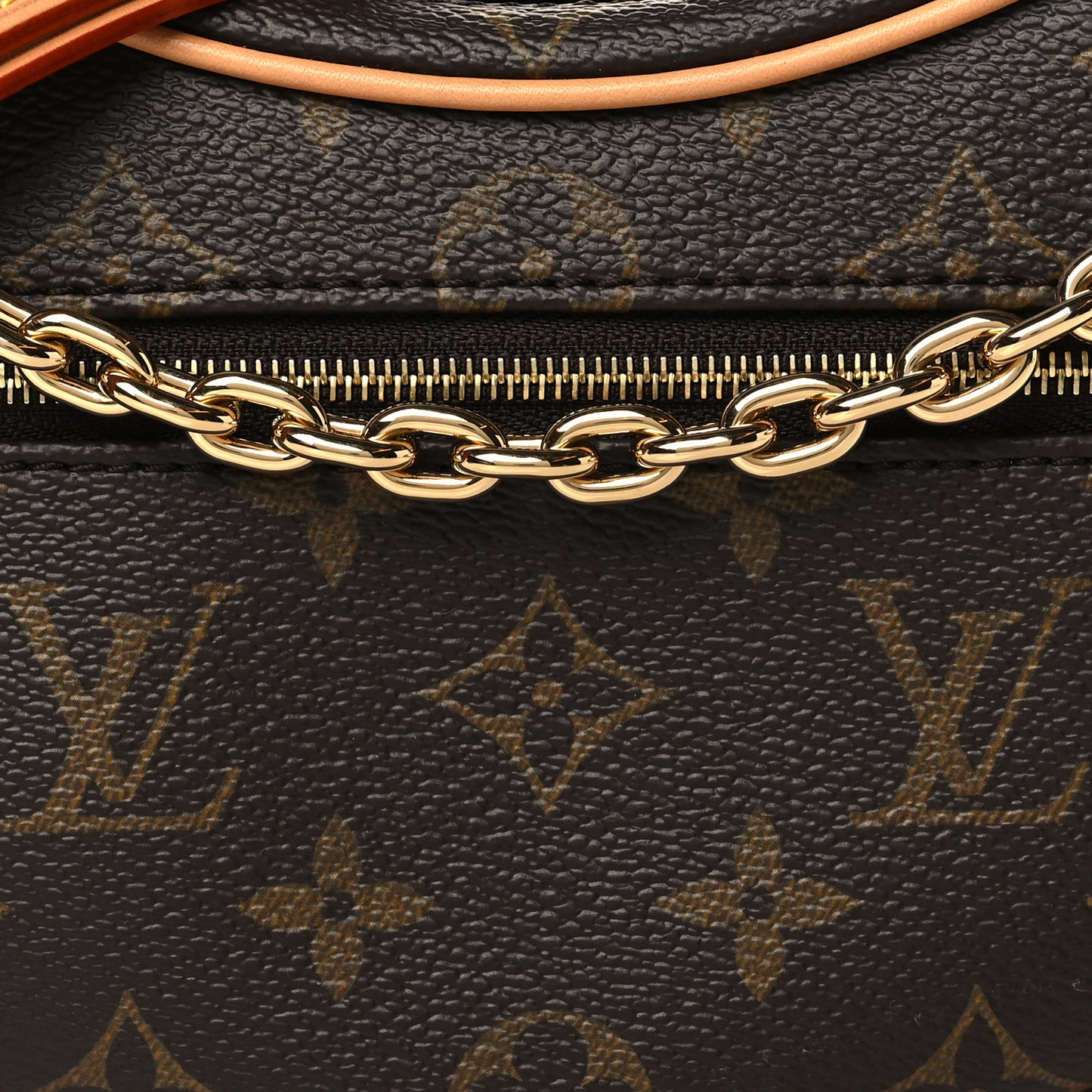 Monogram Loop