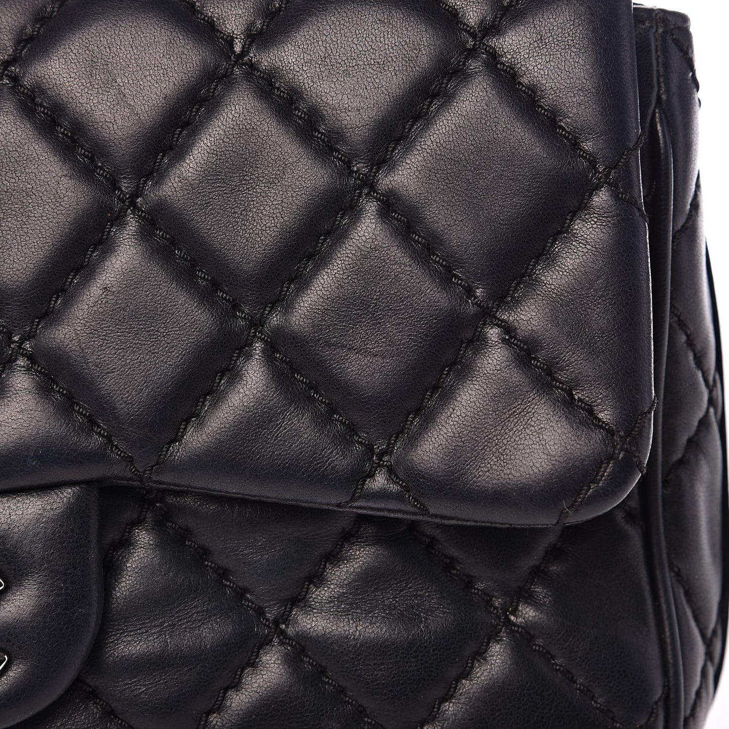 Lambskin Quilted Medium Easy Carry Flap Black