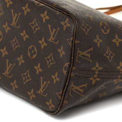 Louis Vuitton Monogram Neverfull MM 9 of 32
