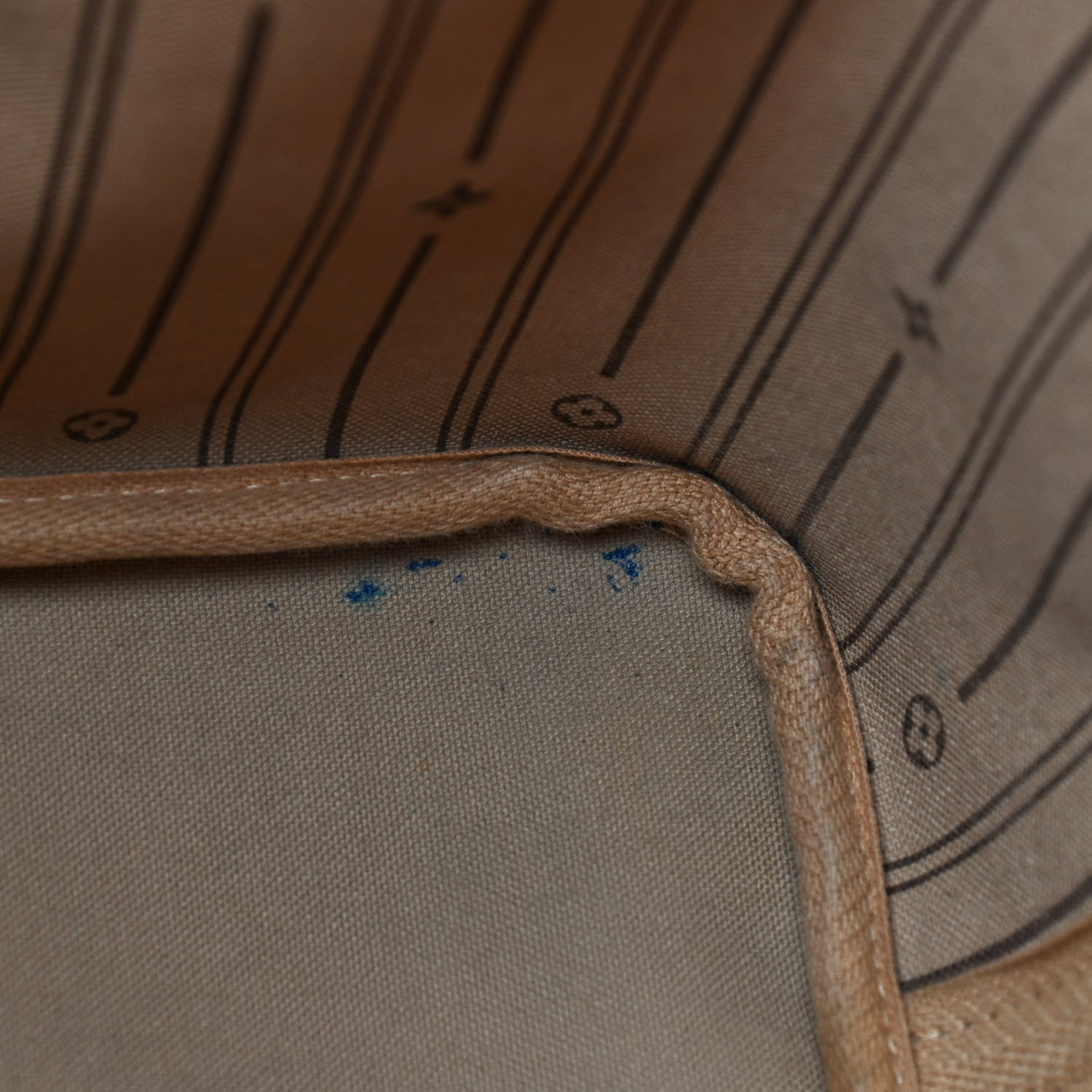 Louis Vuitton Monogram Neverfull MM 6 of 16