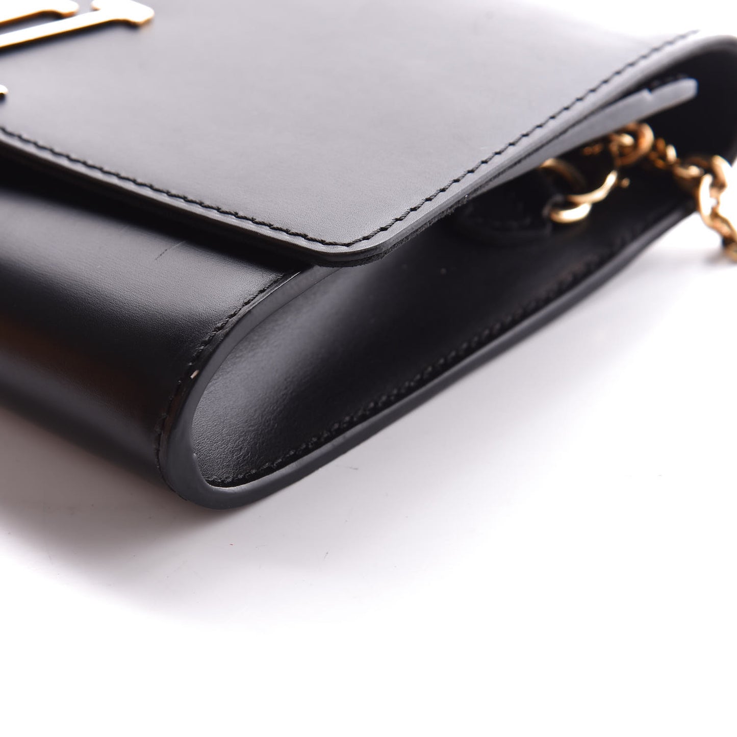 Calfskin Chain Louise GM NM Black