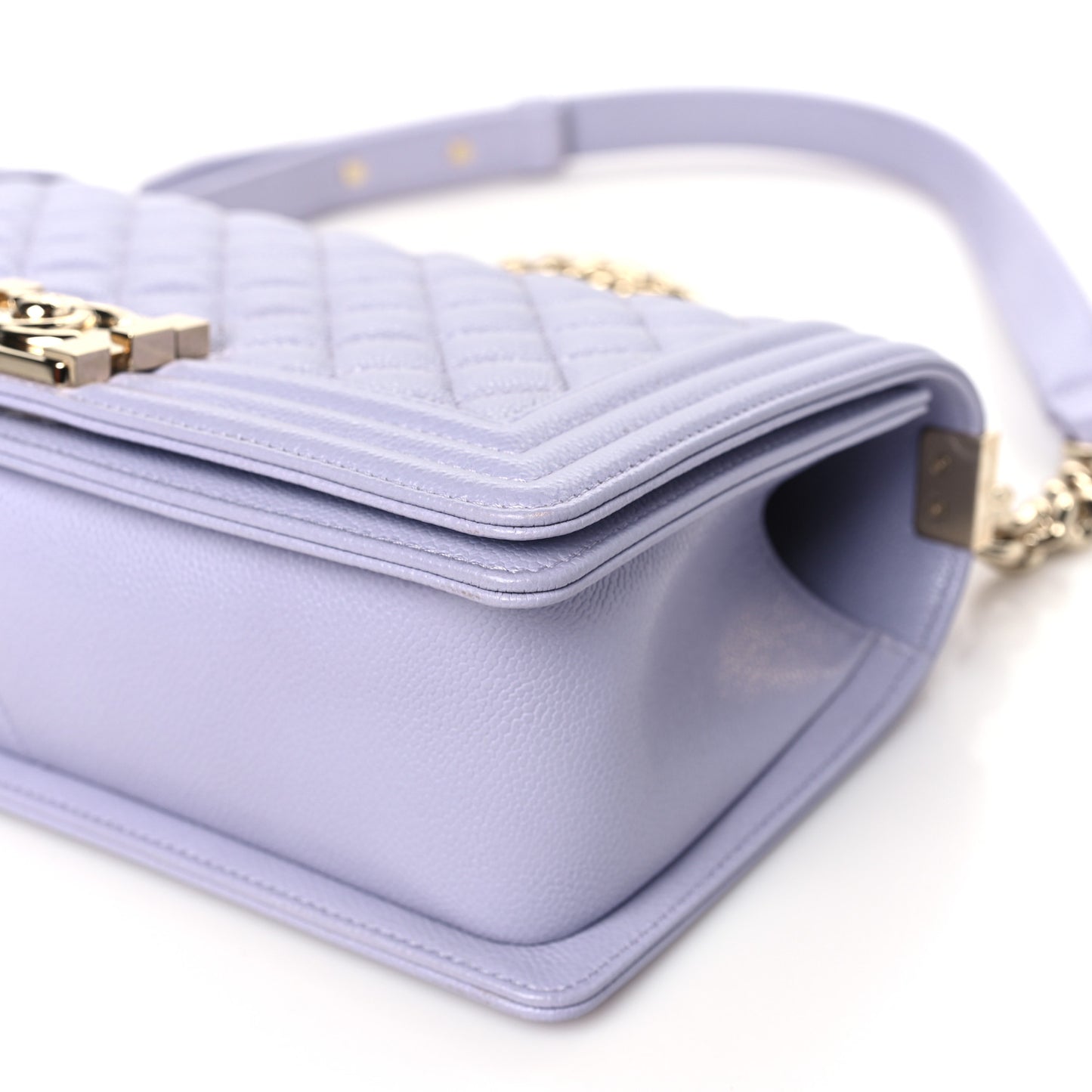 Caviar Quilted Medium Boy Flap Light Purple