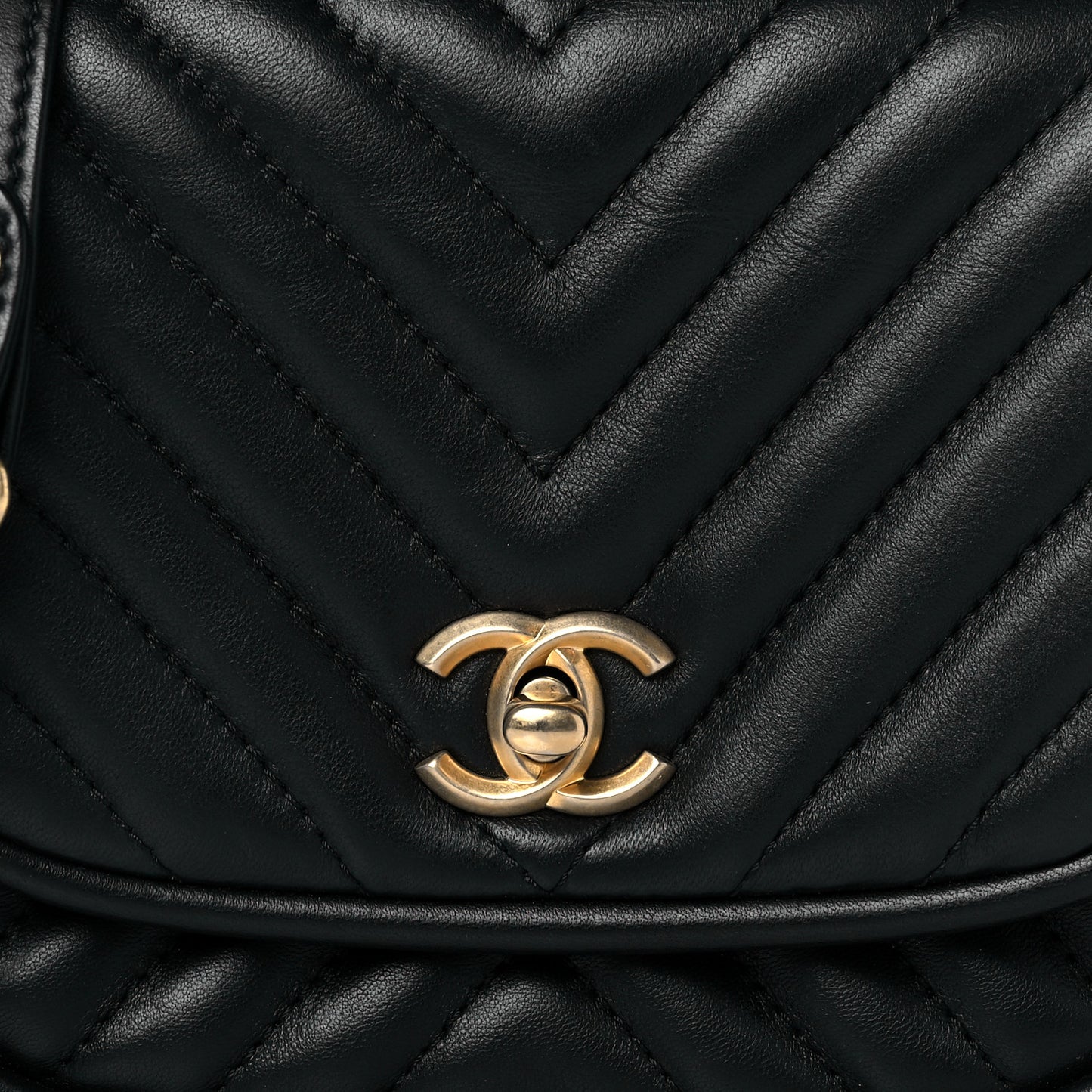 Lambskin Reverse Chevron Quilted Mini Round Top Handle Flap Black