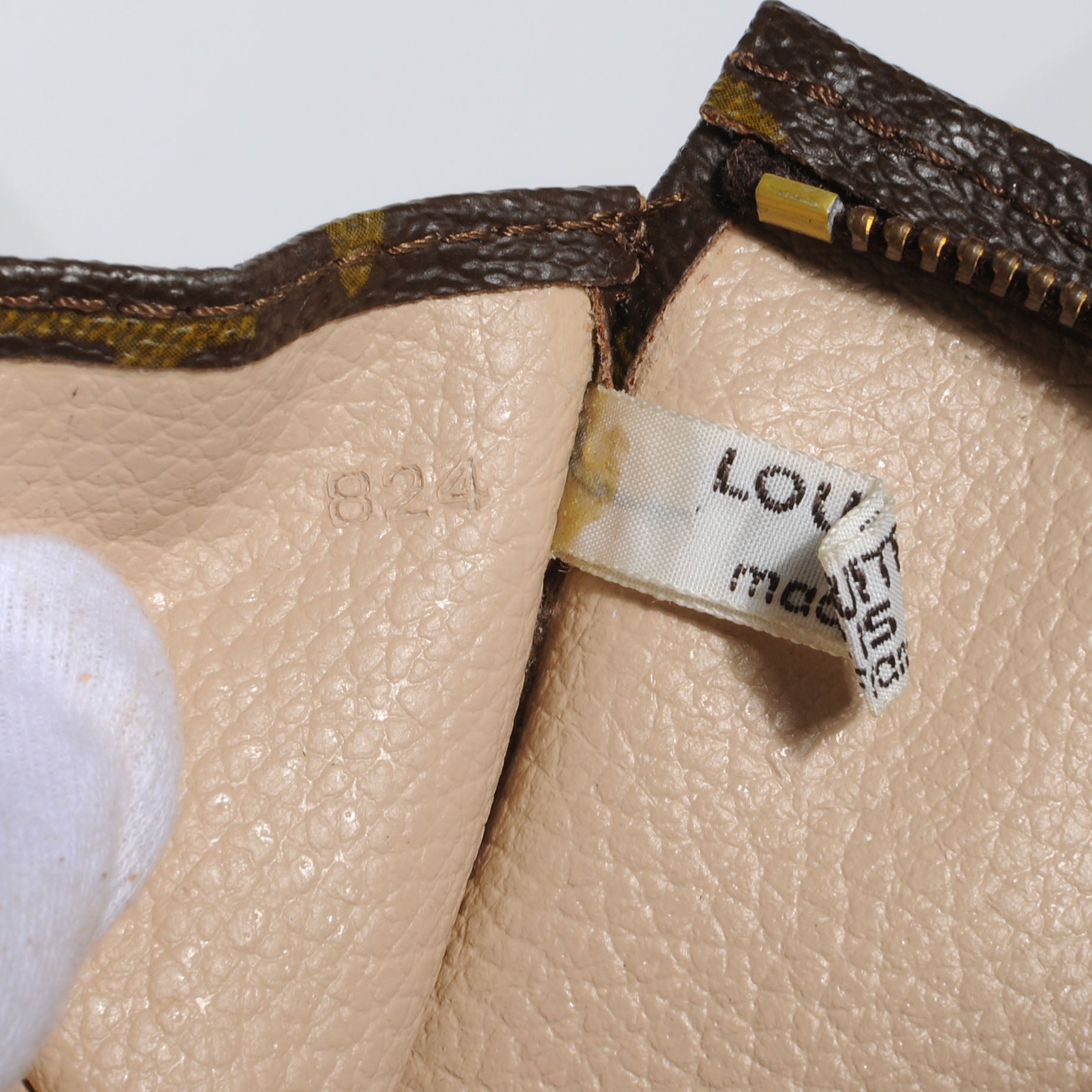 Louis Vuitton Monogram Toiletry Pouch 19 4 of 6