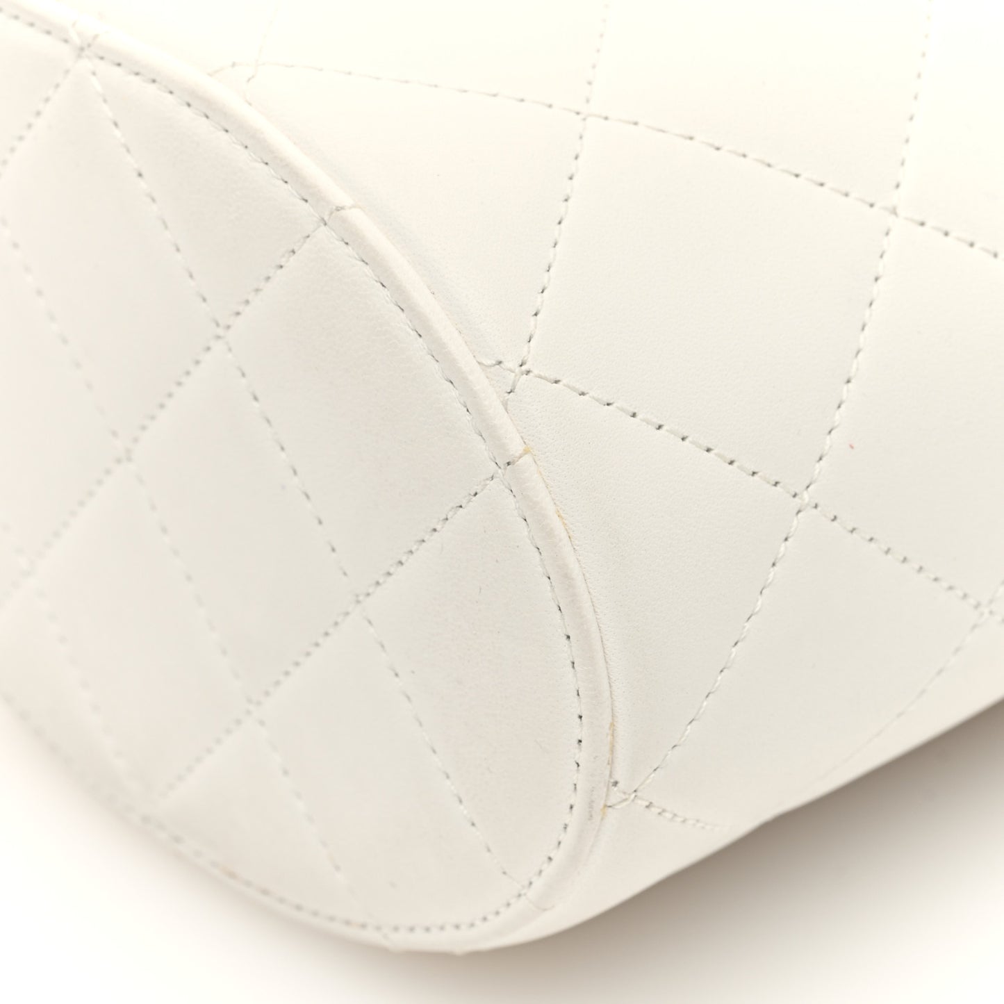 Lambskin Resin Elegant Chain Vanity Case White