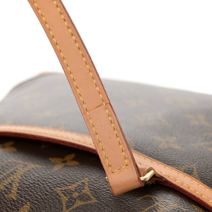 Louis Vuitton Monogram Sac Coussin GM 15 of 16