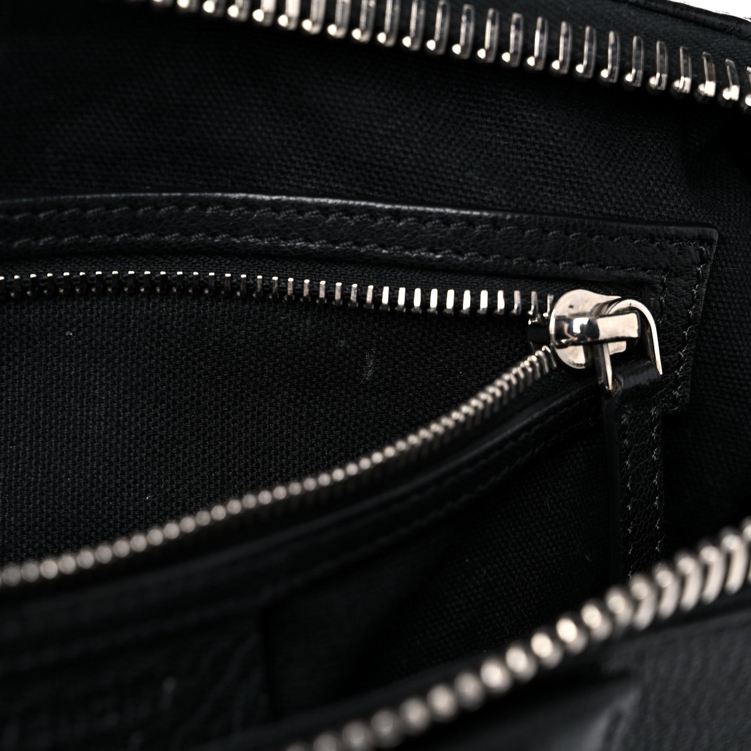 Givenchy Sugar Goatskin Medium Antigona Black 16 of 25