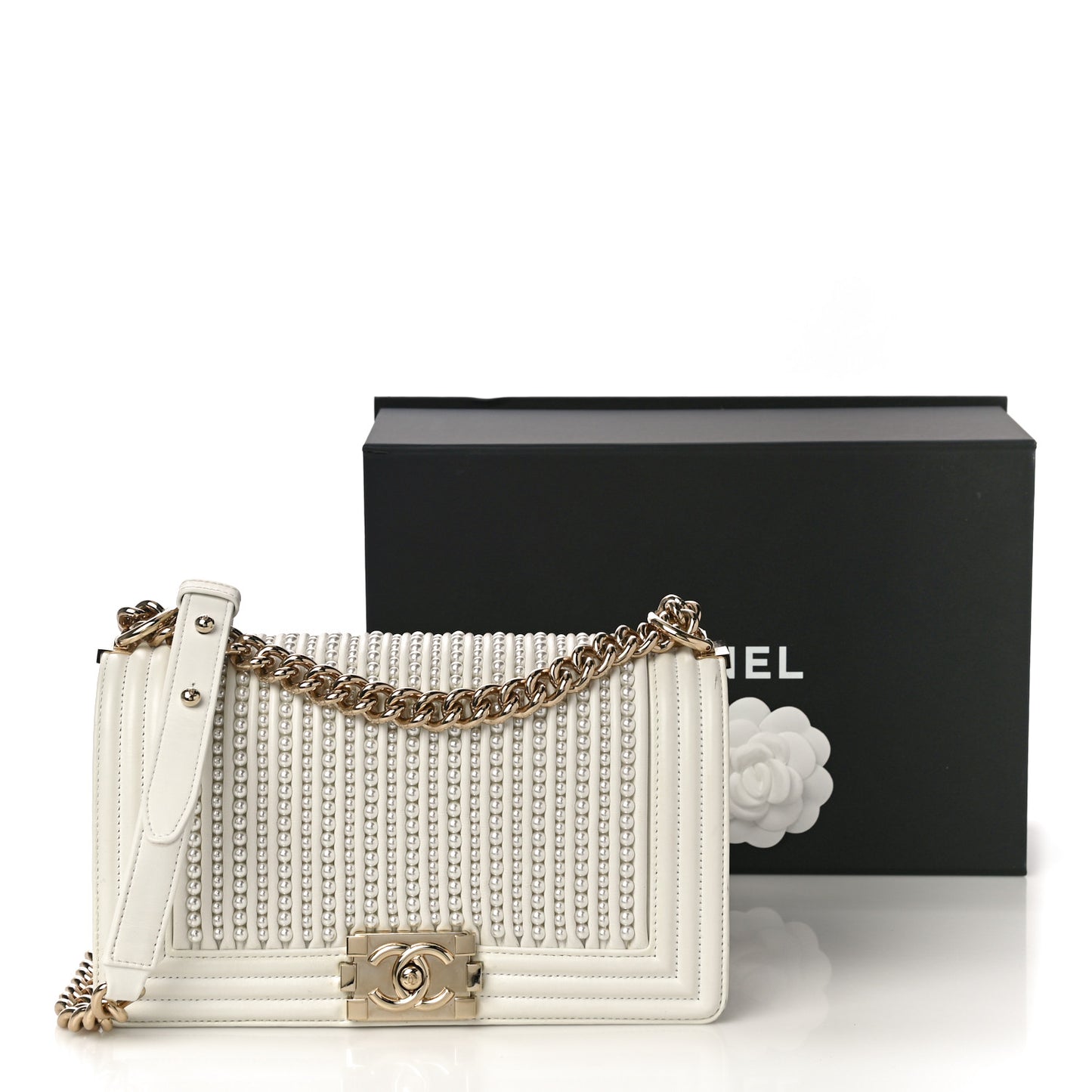 Calfskin Pearl Medium Boy Flap White