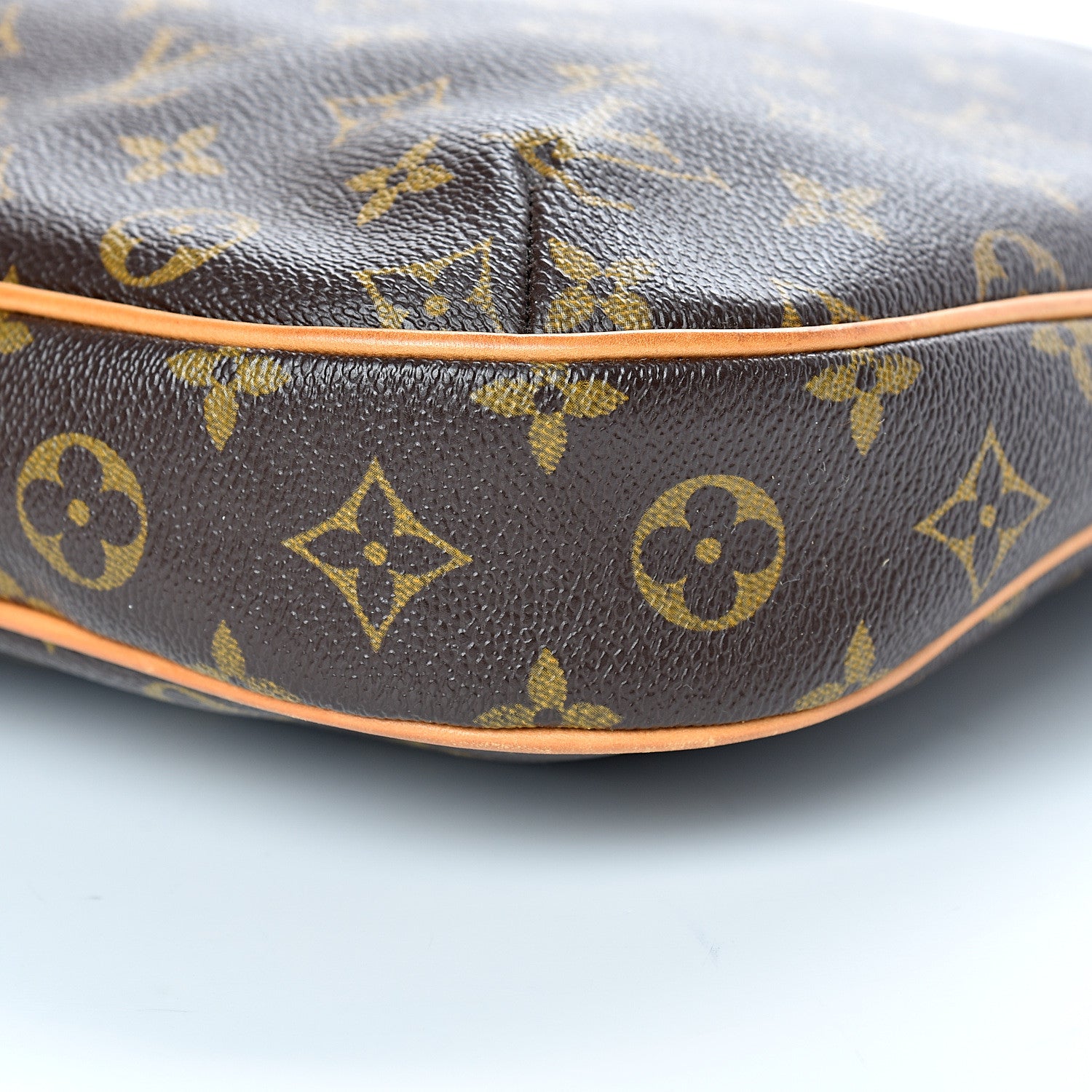 Louis Vuitton Monogram Odeon MM 9 of 15