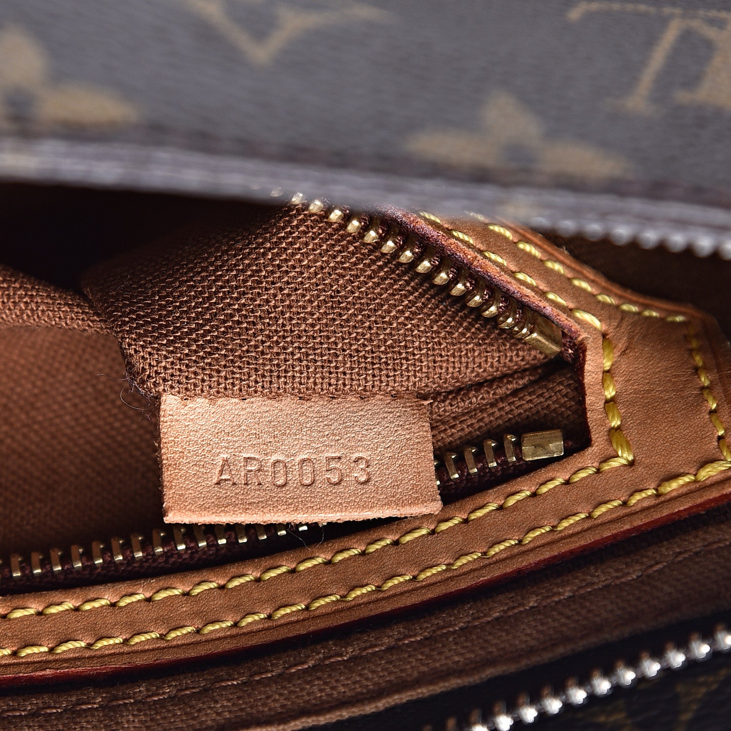 Louis Vuitton Monogram Trotteur 6 of 12