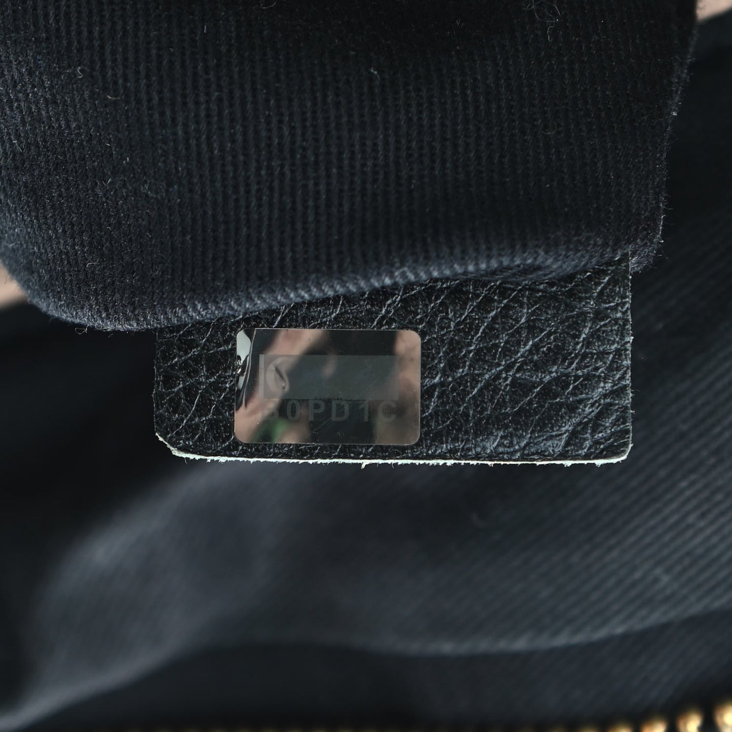 Calfskin Medium Paraty Black