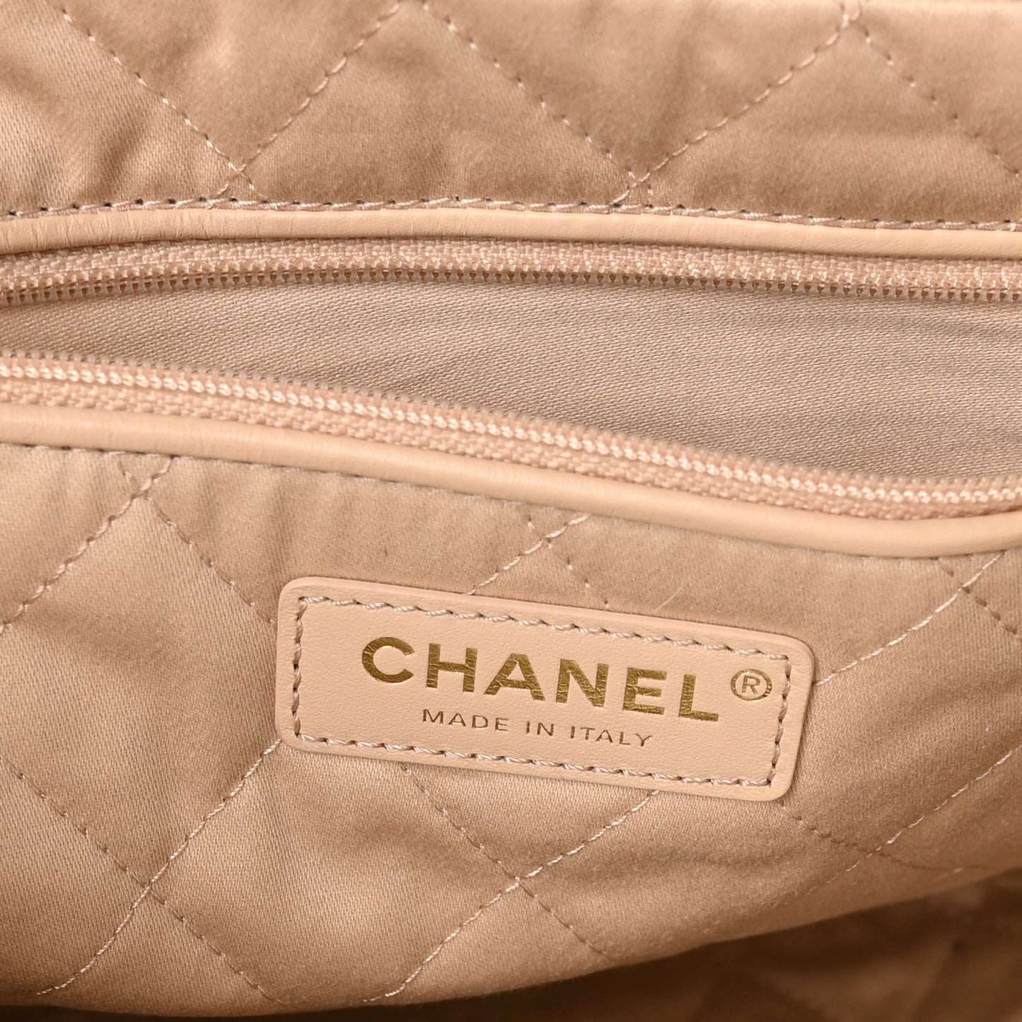 Shiny Calfskin Quilted Small Chanel 22 White