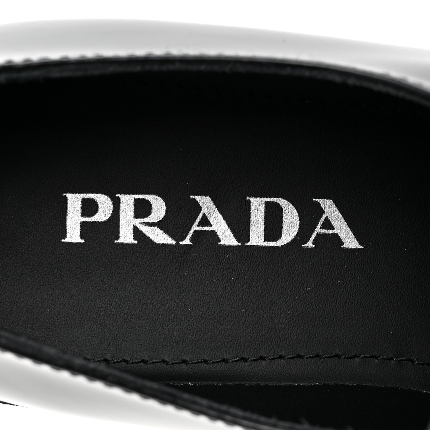 Spazzolato Metal Triangle Logo 50mm Loafers 37.5 Black