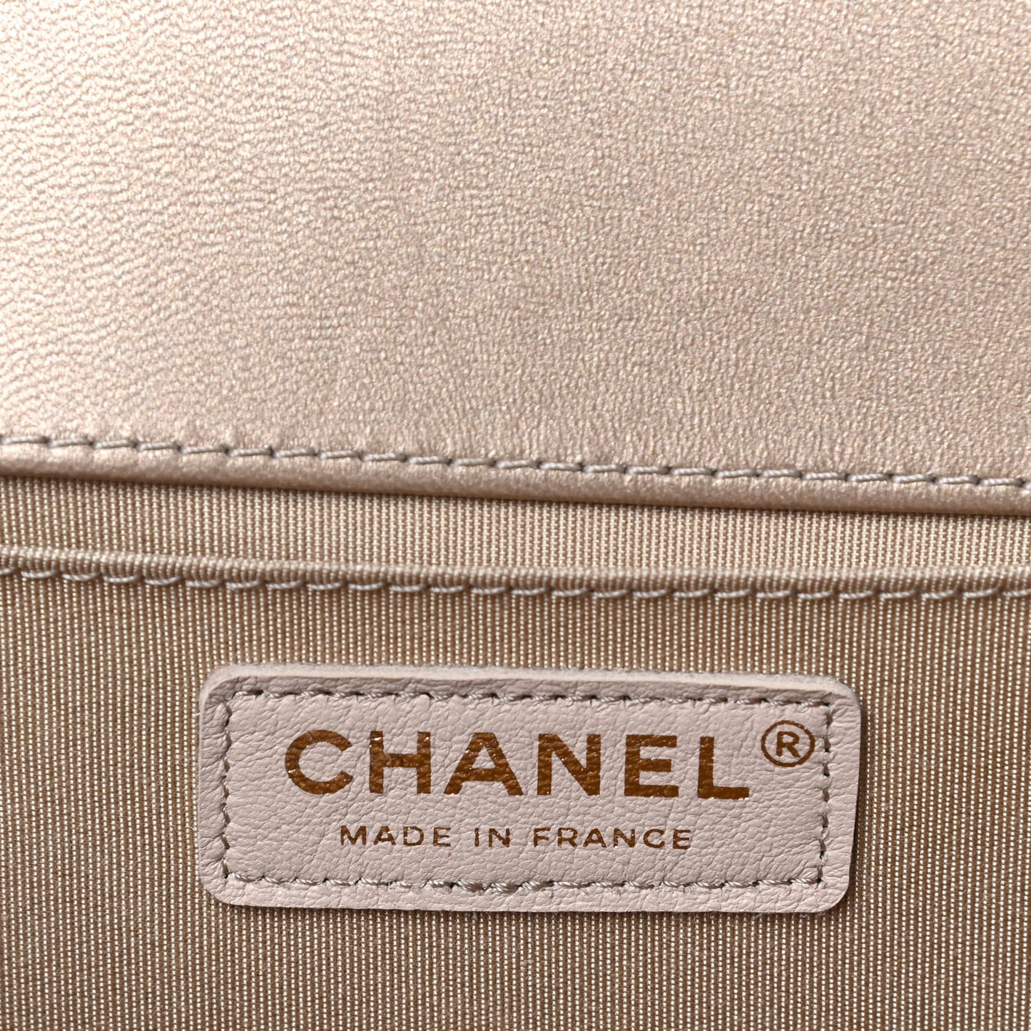 Metallic Lambskin Medium Scaled Boy Flap Gold