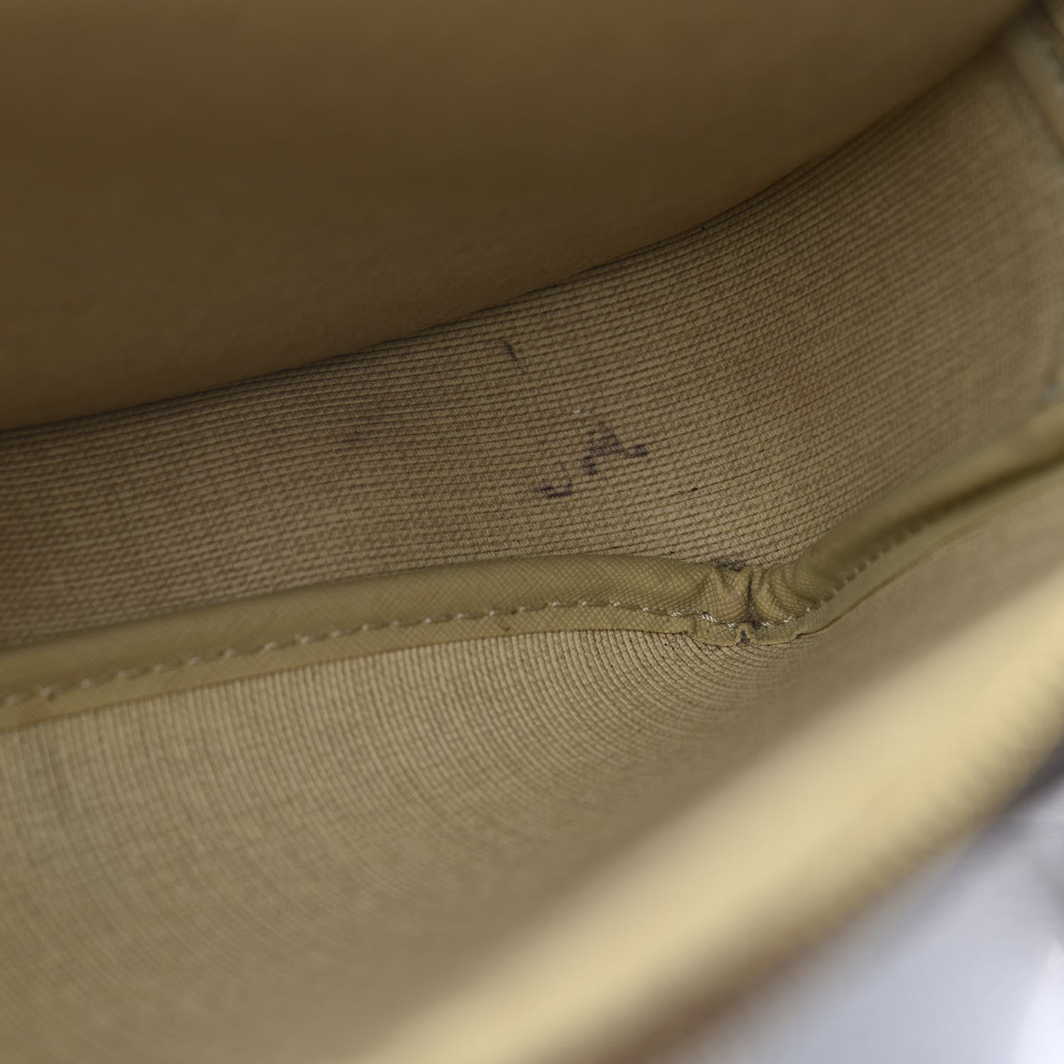 Louis Vuitton Monogram Reporter GM 11 of 18
