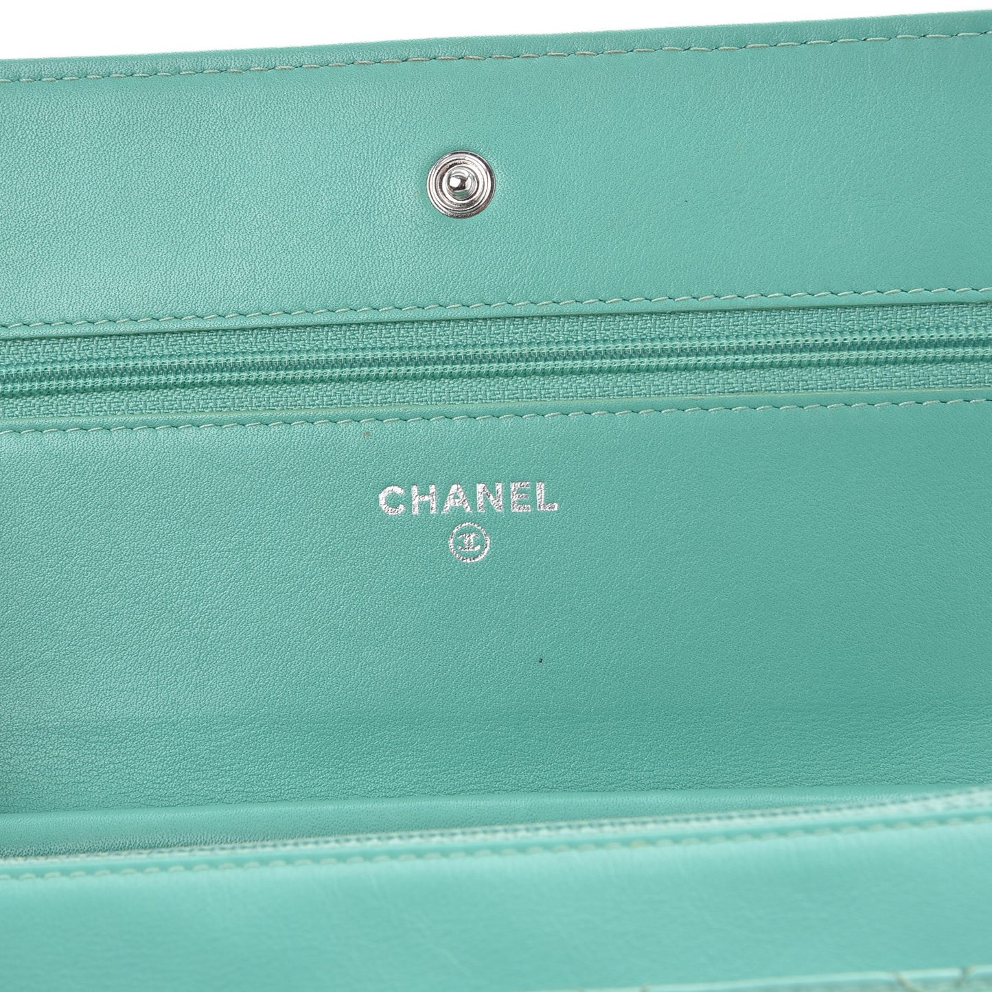 Patent Quilted Wallet On Chain WOC Green