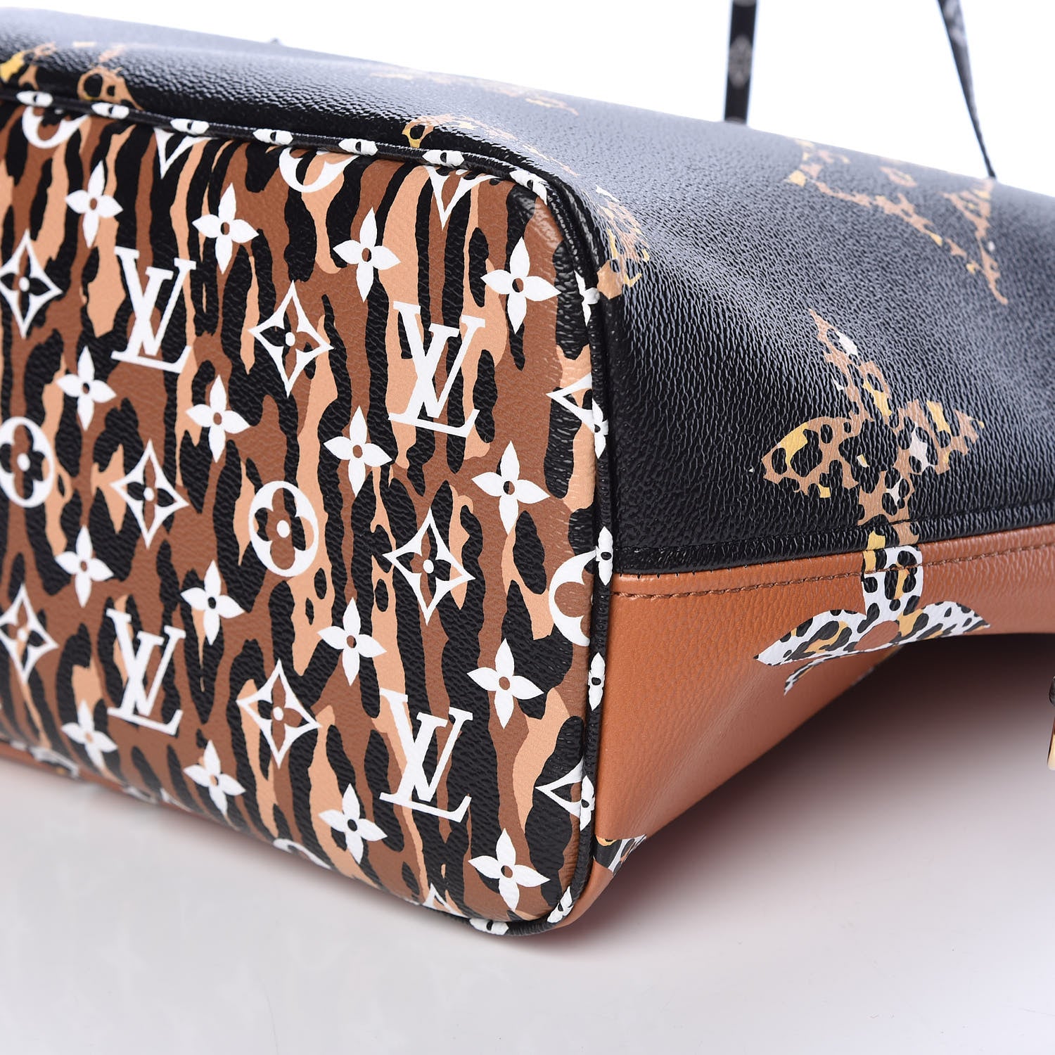Louis Vuitton Monogram Giant Jungle Neverfull MM Black 11 of 12