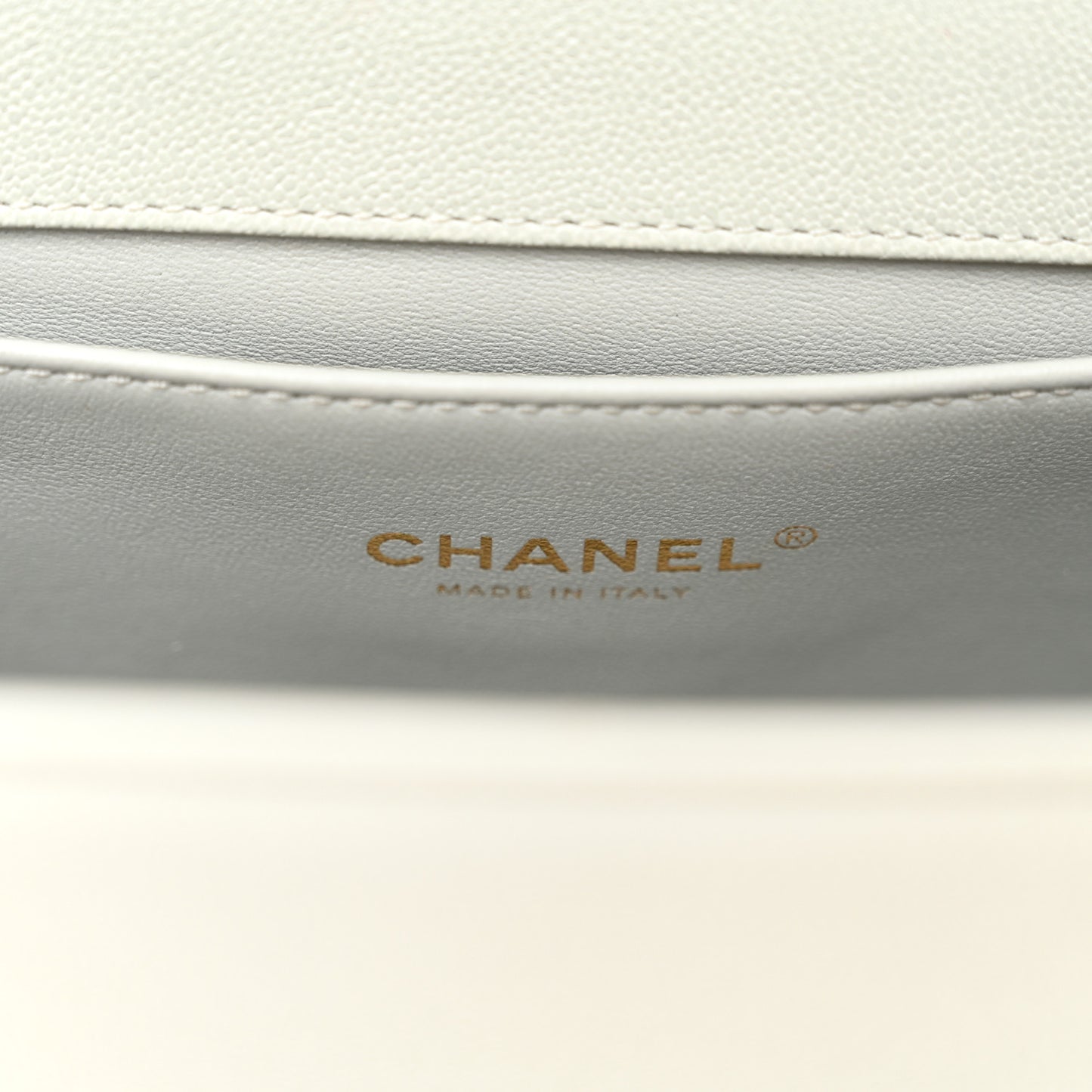 Caviar Chevron Quilted Medium Boy Flap Light Grey