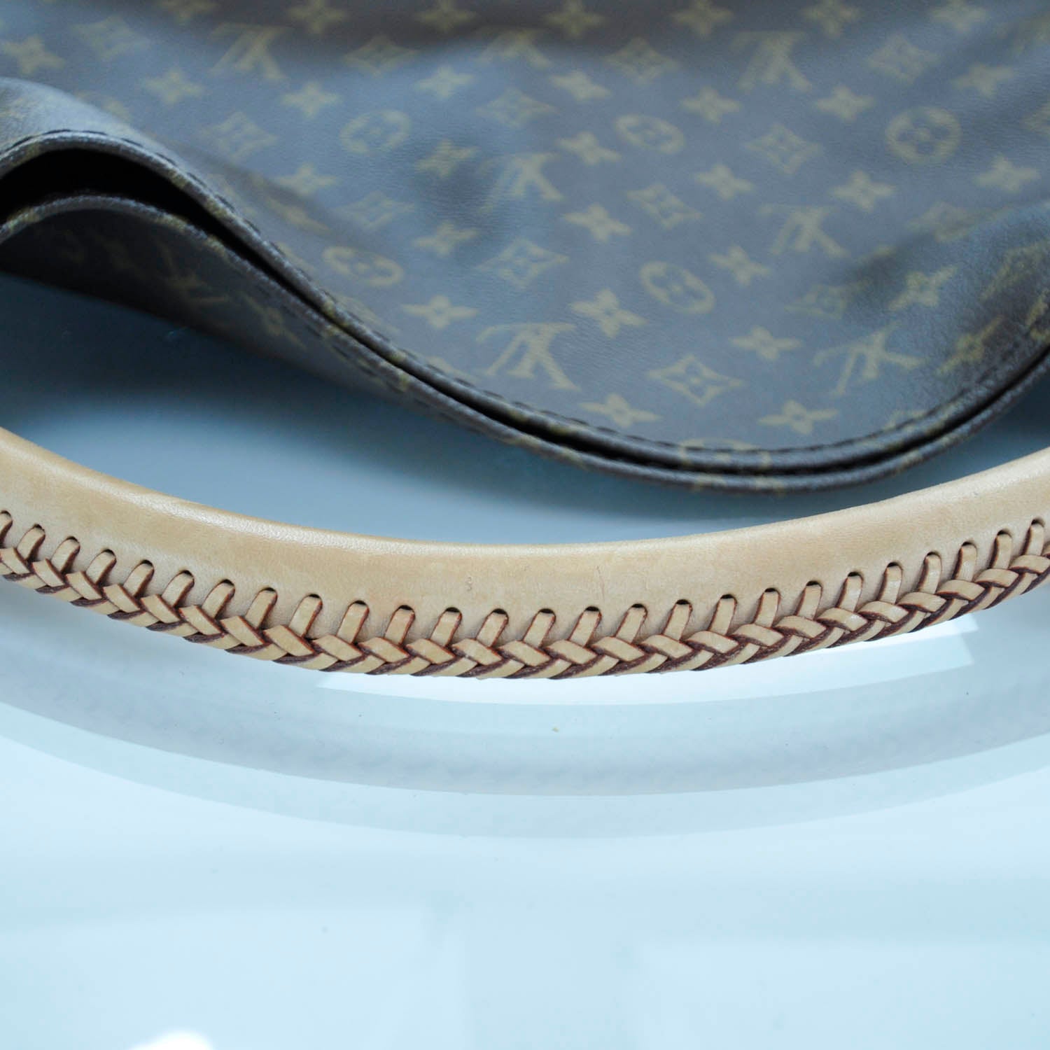 Louis Vuitton Monogram Artsy GM 8 of 10
