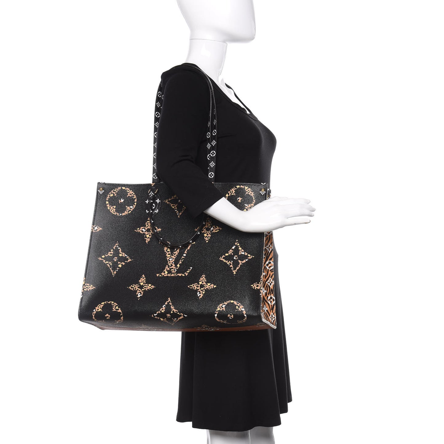 Monogram Giant Jungle Onthego GM Black