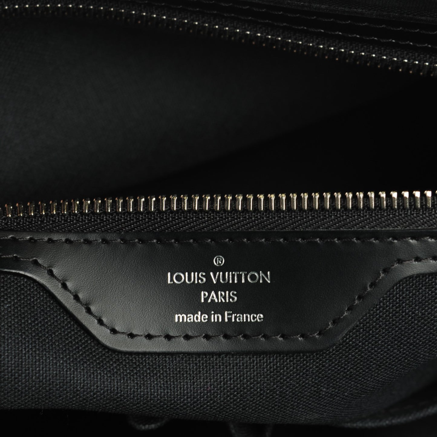 Damier Graphite District GM