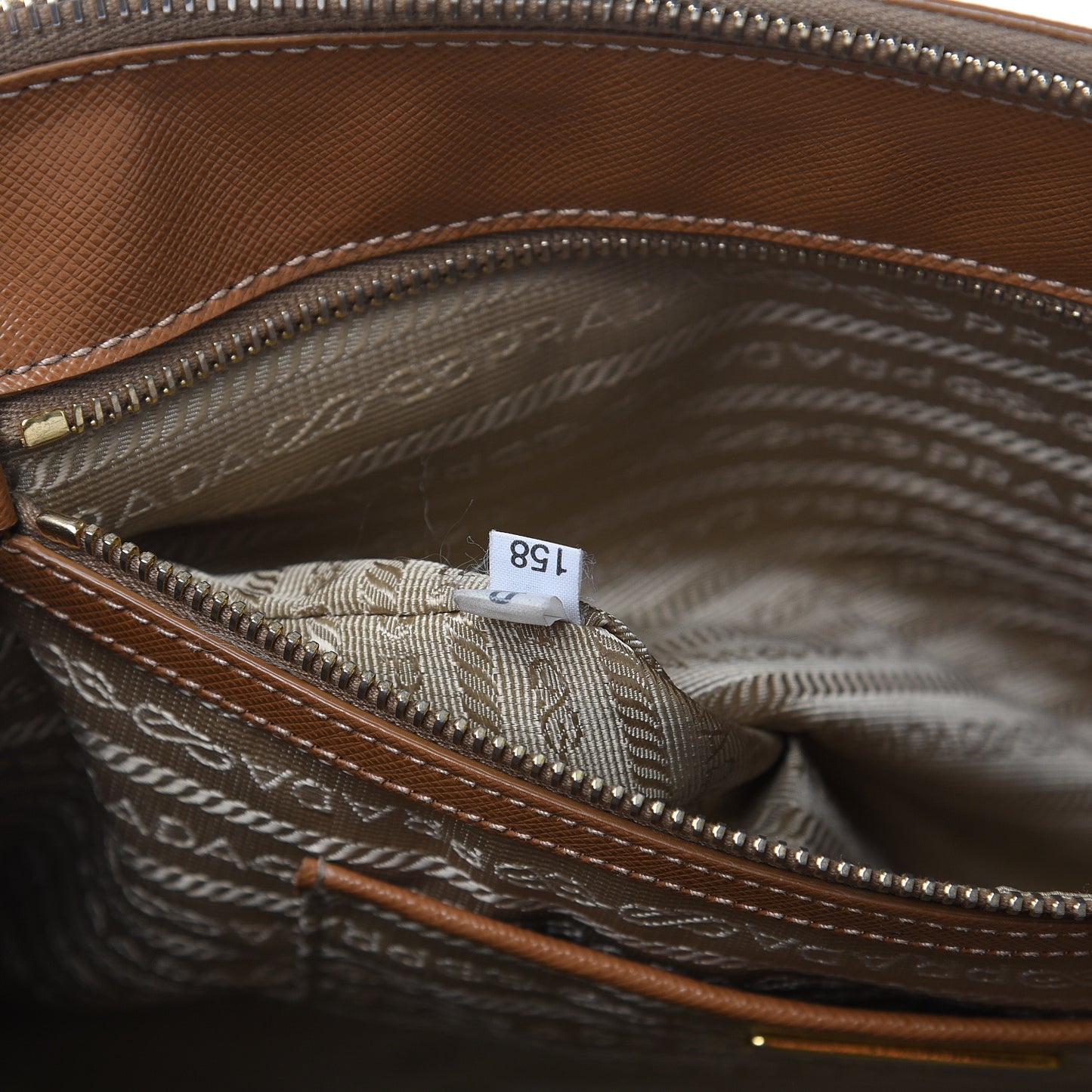 Saffiano Medium Galleria Double Zip Tote Caramel