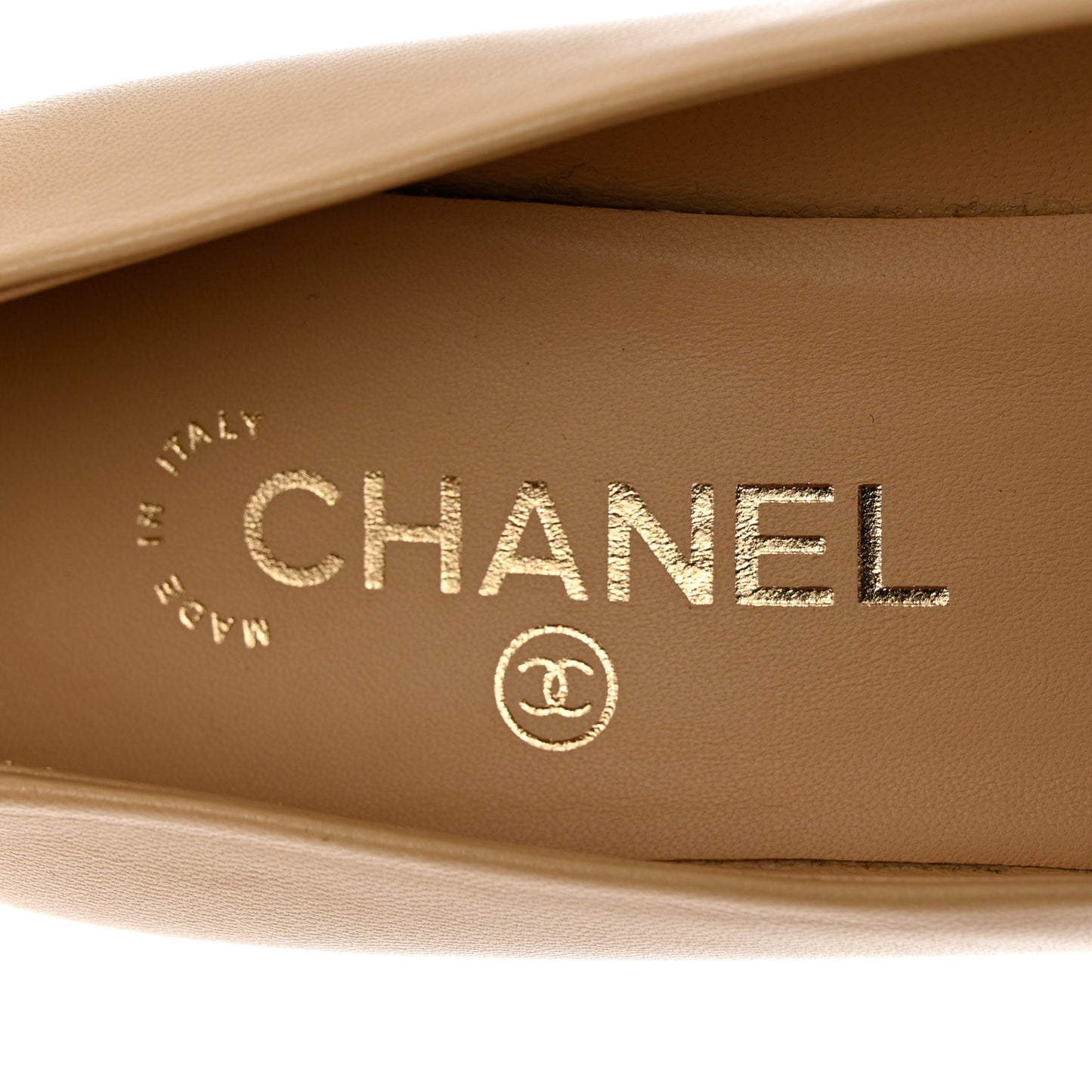 Lambskin Patent Cap Toe CC Pumps 38 Beige Black