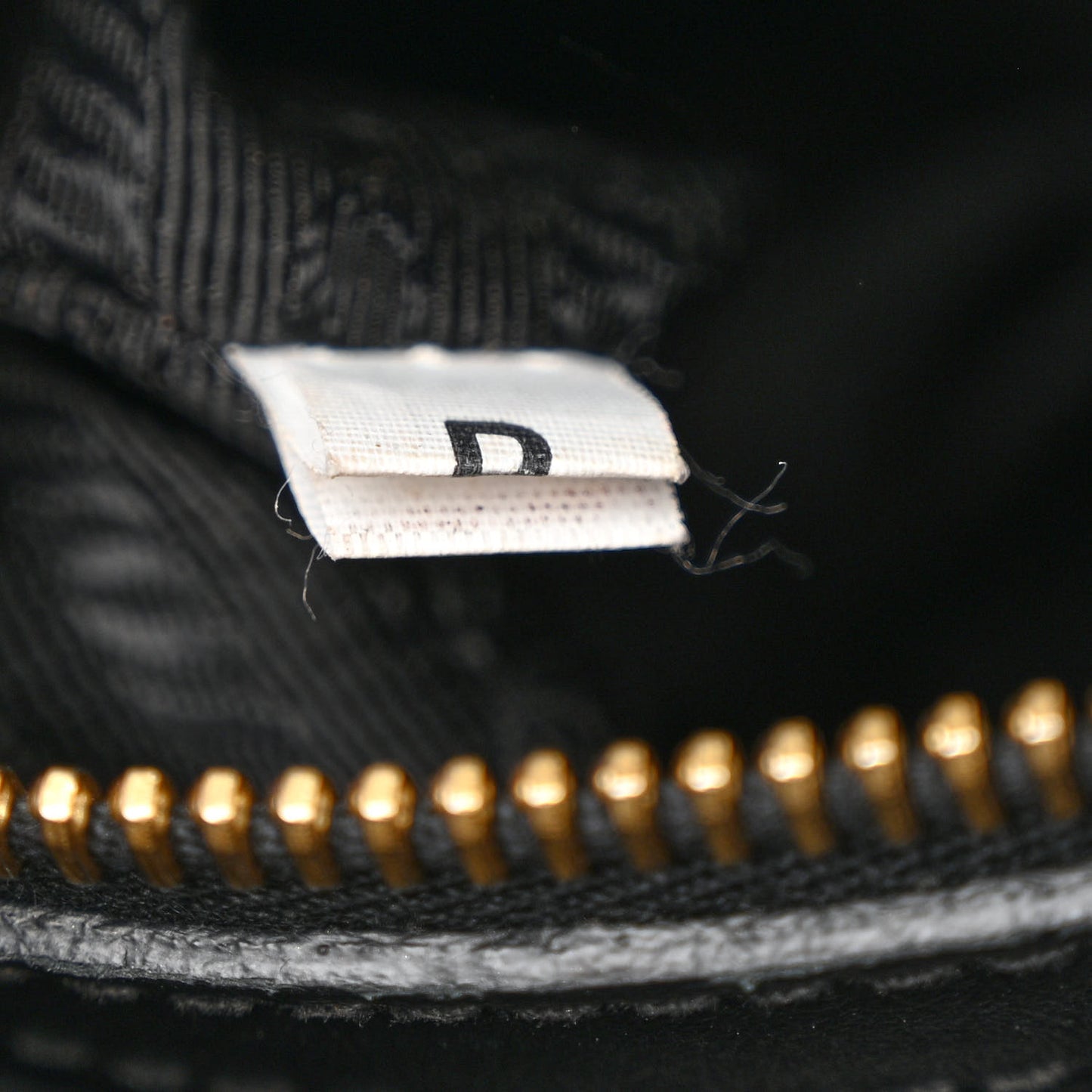 Saffiano City Calfskin Small Esplanade Tote Black