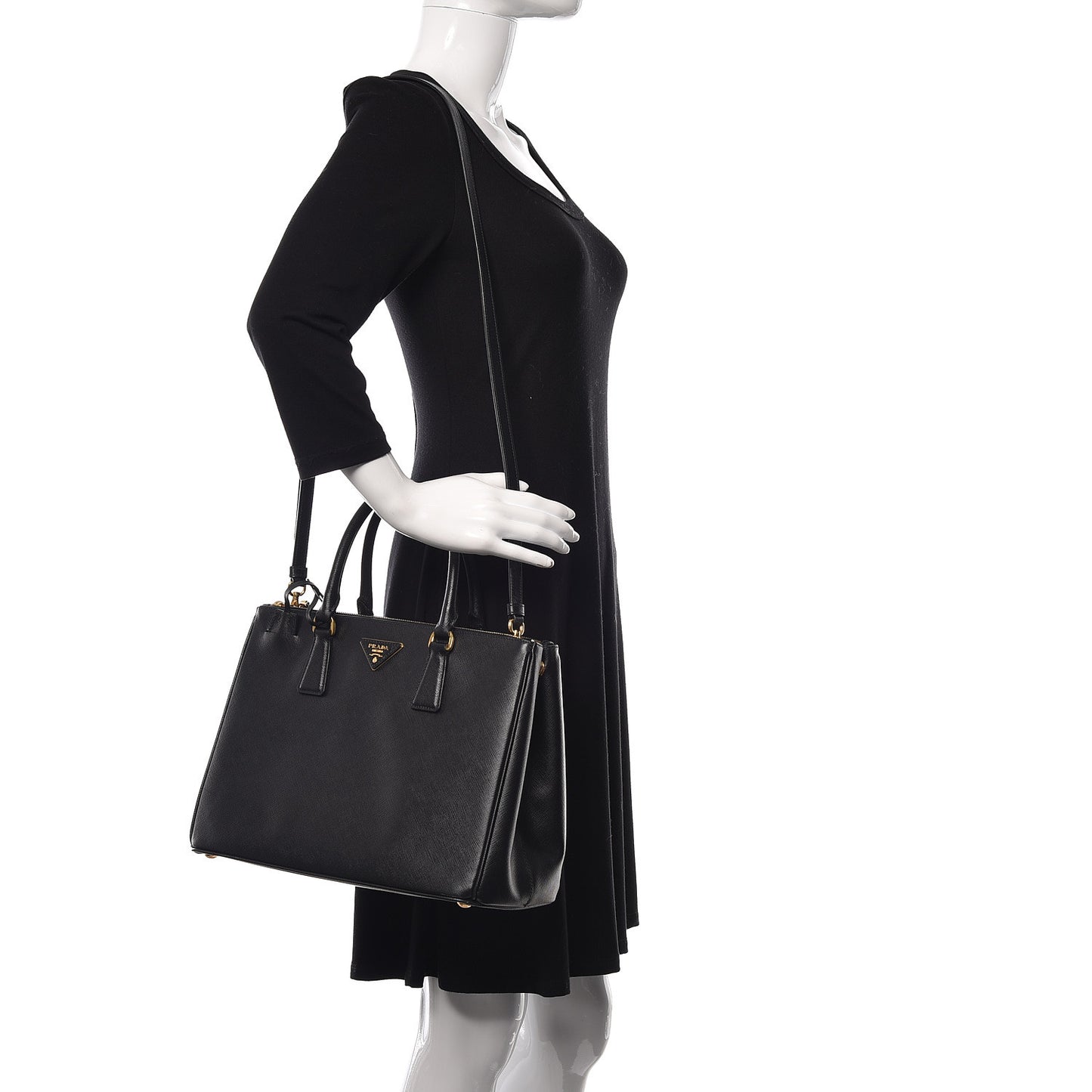Saffiano Medium Galleria Double Zip Tote Black