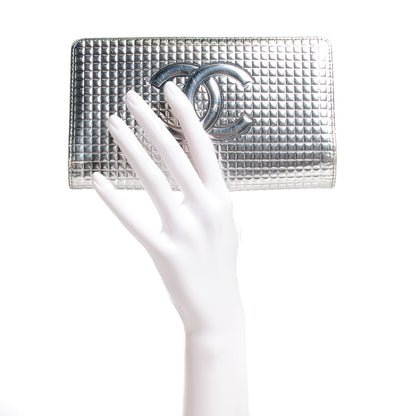 Chanel Metallic Calfskin Embossed CC Yen Wallet Silver 2 of 8