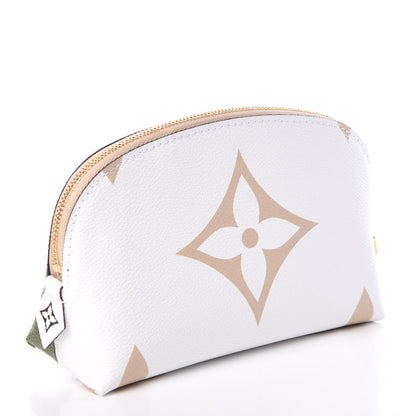 Louis Vuitton Monogram Giant Cosmetic Pouch Kaki 3 of 9