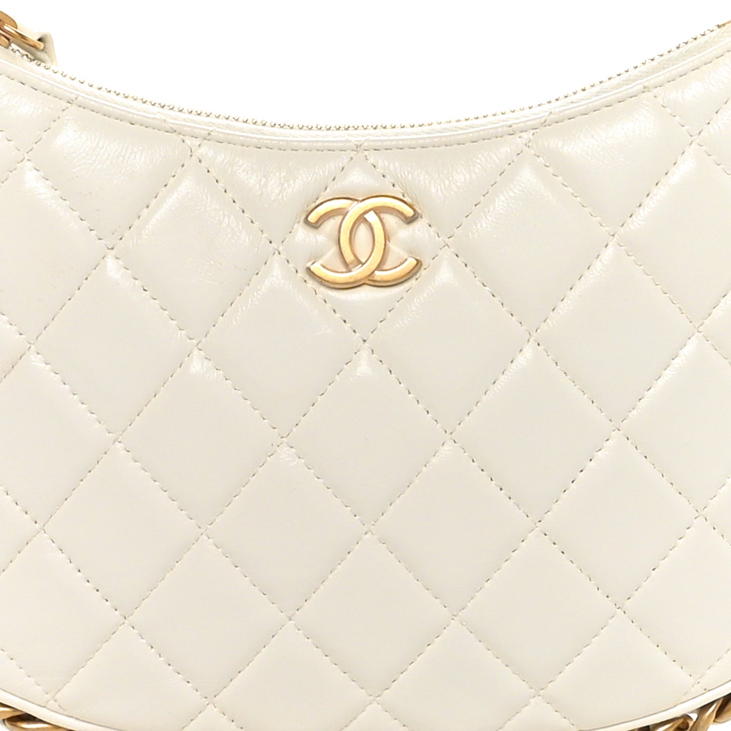 Shiny Crumpled Lambskin Quilted Chain Around Hobo White