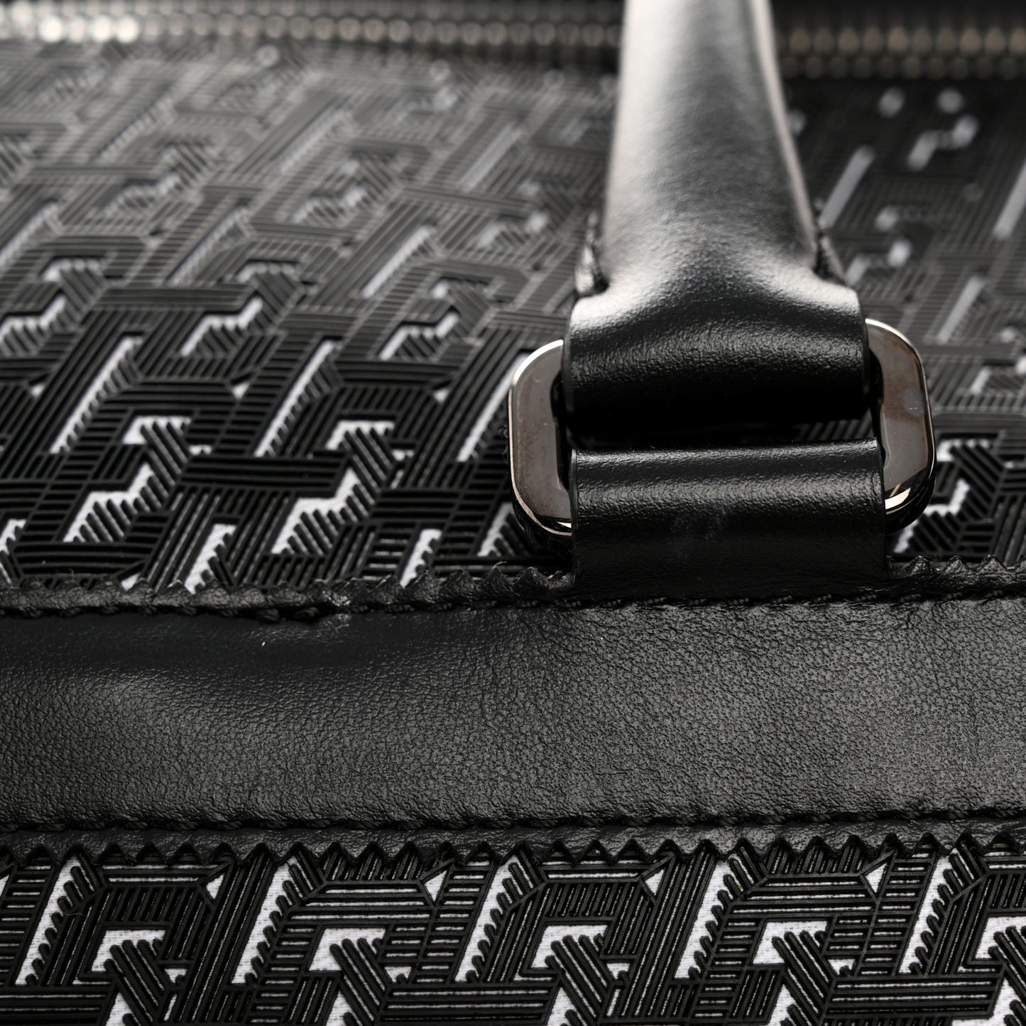 Studded Techno CL Sneakender Duffle White Black