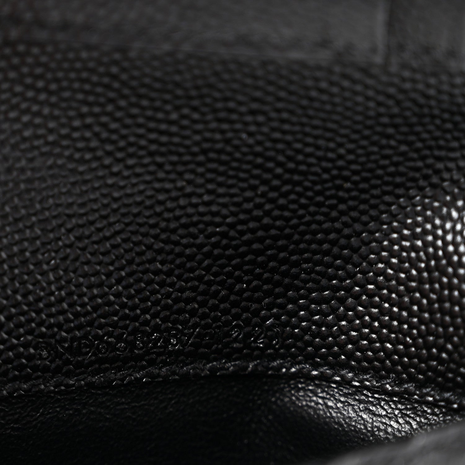 Saint Laurent Grain De Poudre Matelasse Chevron Monogram Zipped Two-Part Wallet Black 7 of 11