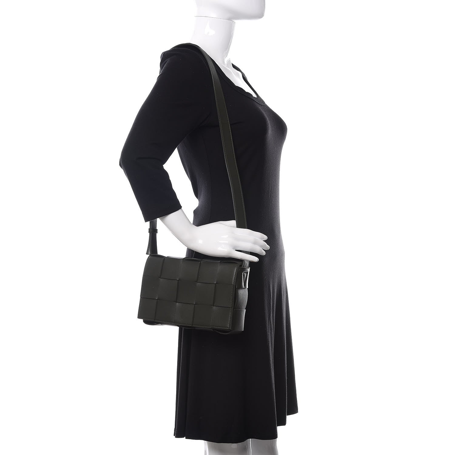 Bottega Veneta Lambskin Maxi Intrecciato Cassette Crossbody Bag Camping 2 of 8