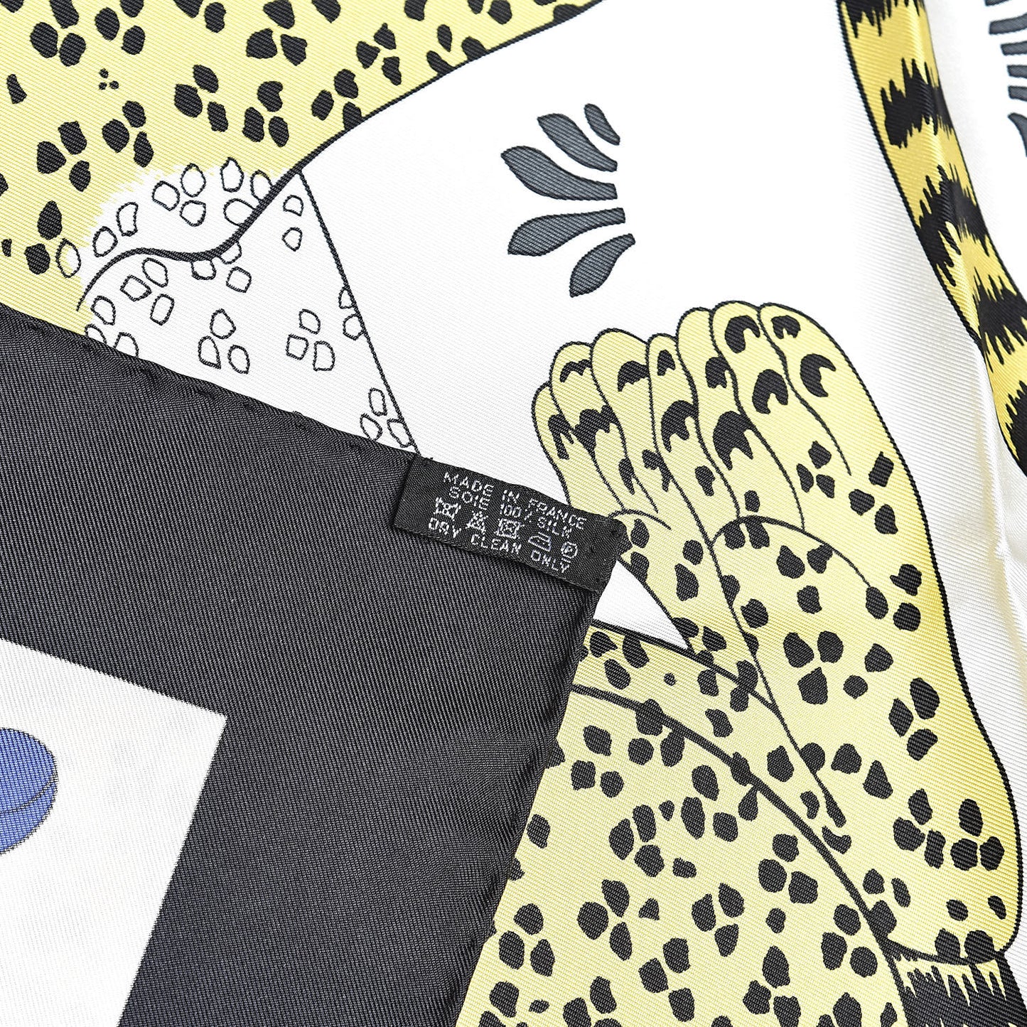 Silk Les Leopards Scarf 90 Black Blanc Jaune D'Or